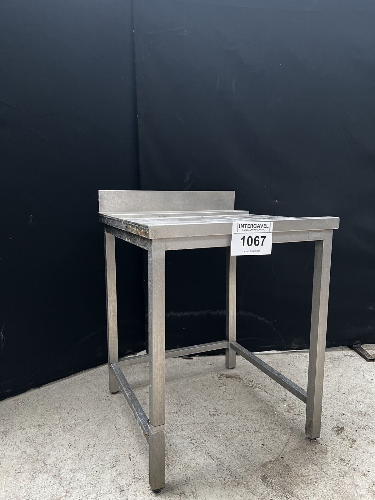 Rozsdamentes asztal 2