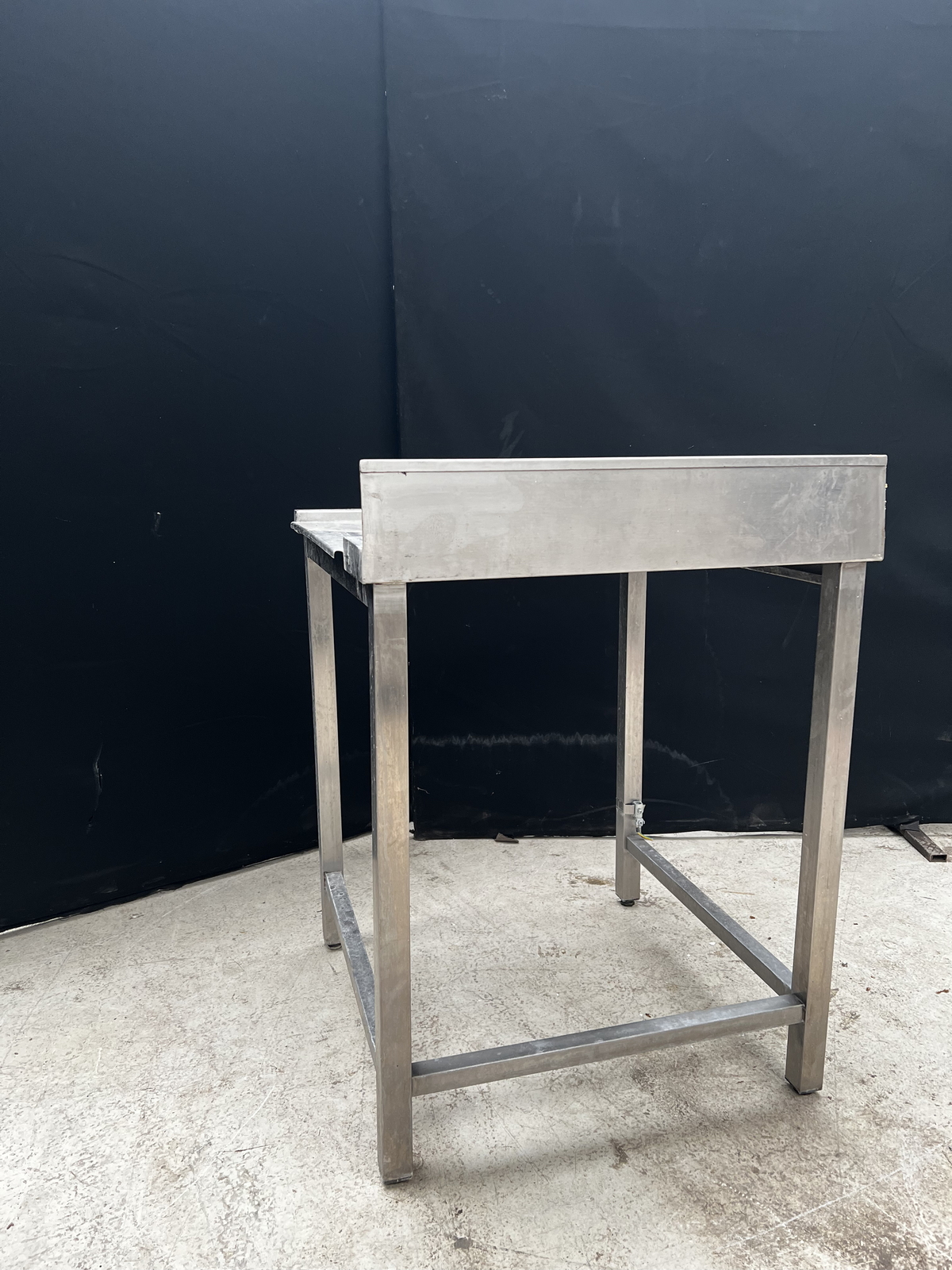 Rozsdamentes asztal 3