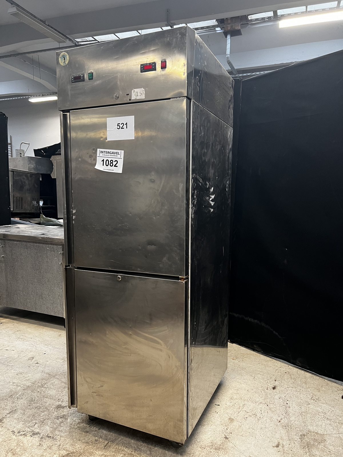 Rozsdamentes hűtő 2