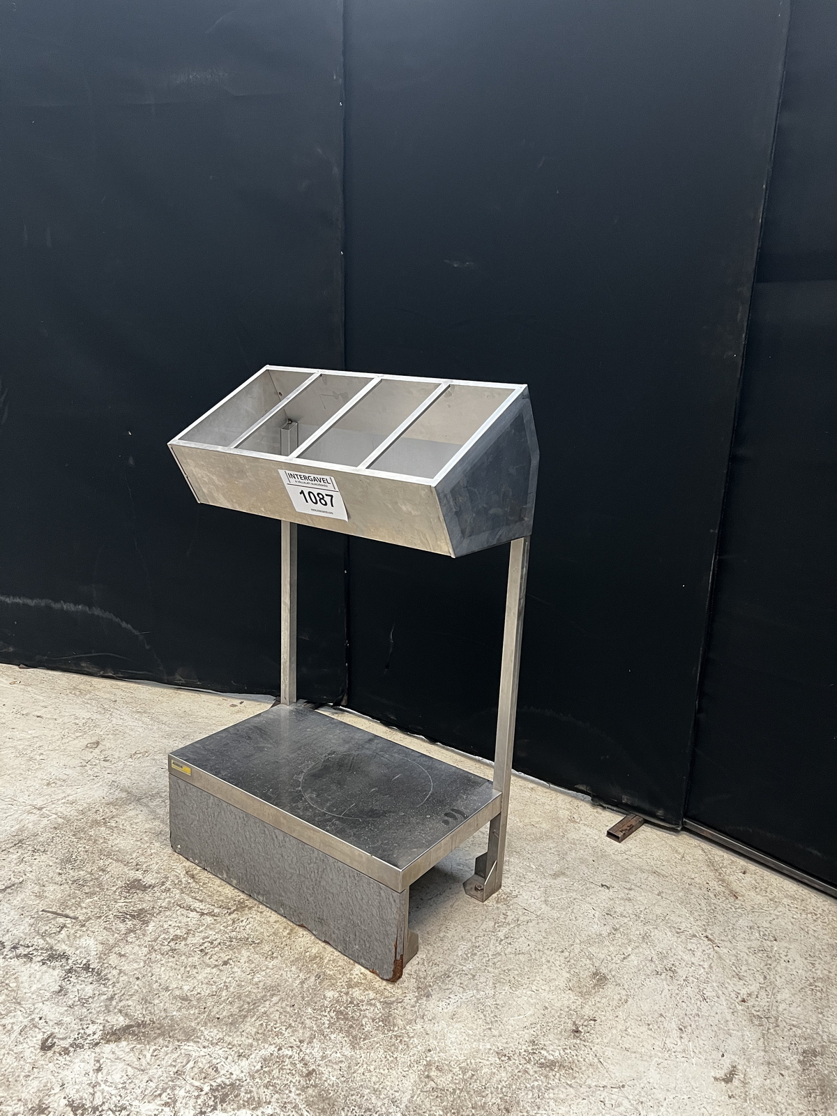 Rozsdamentes evőeszköz tartó 2