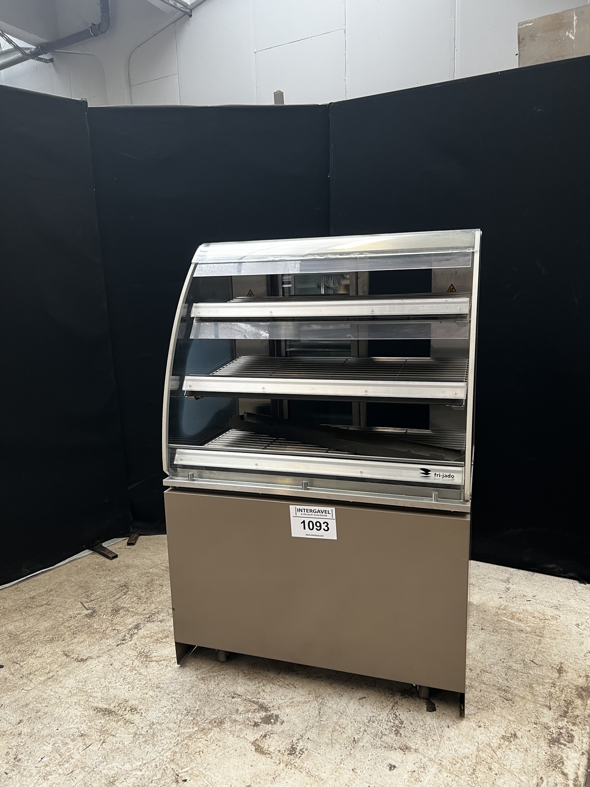 Fűtött bemutatóvitrin 