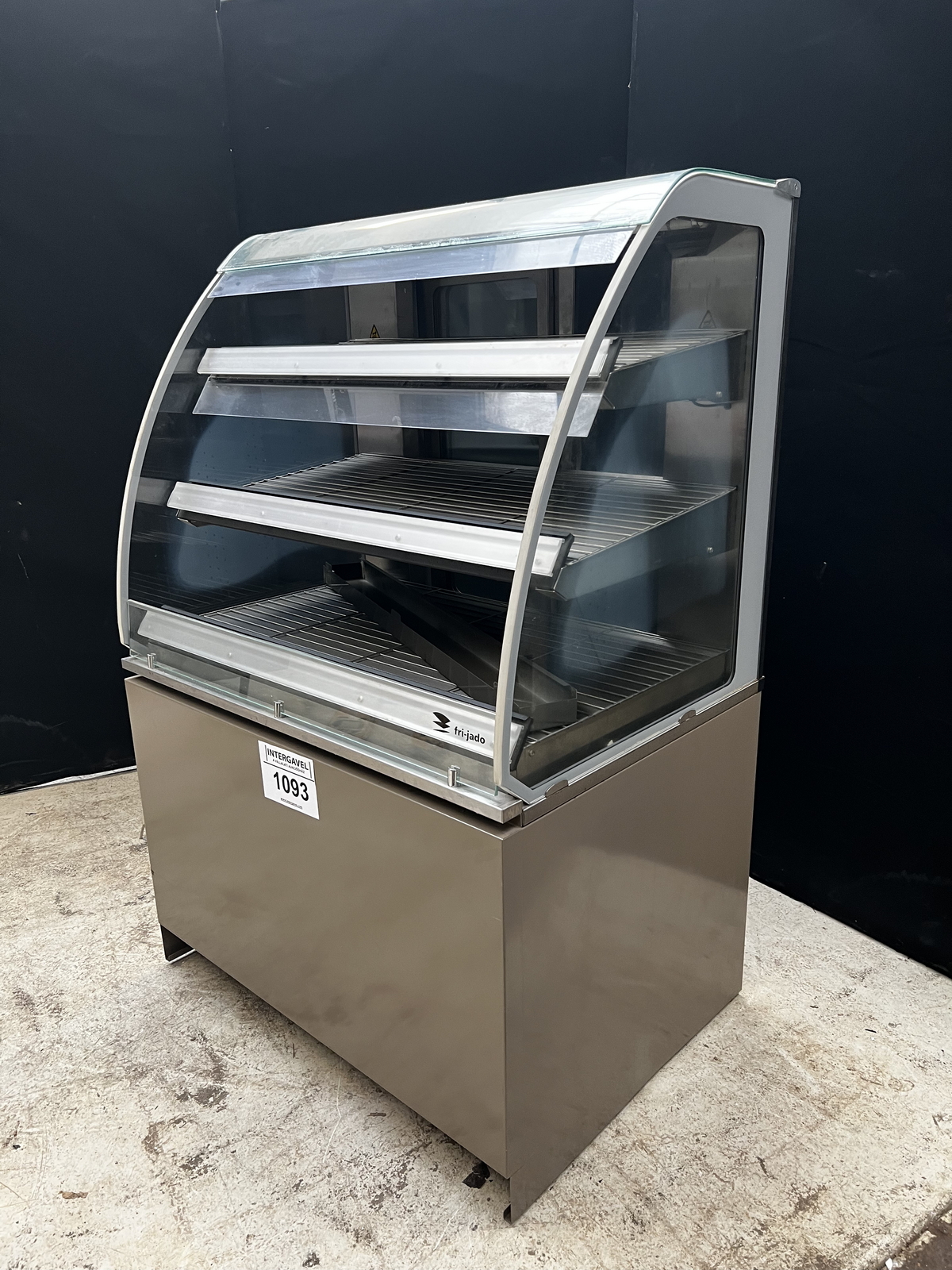 Fűtött bemutatóvitrin  2