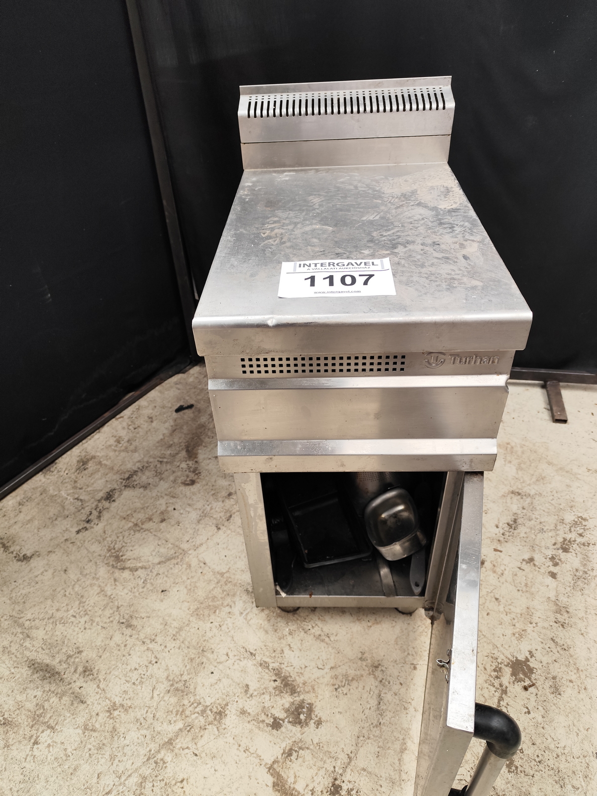 Semleges blokkasztal 2