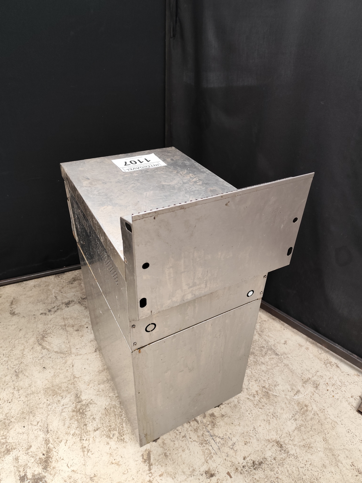 Semleges blokkasztal 3