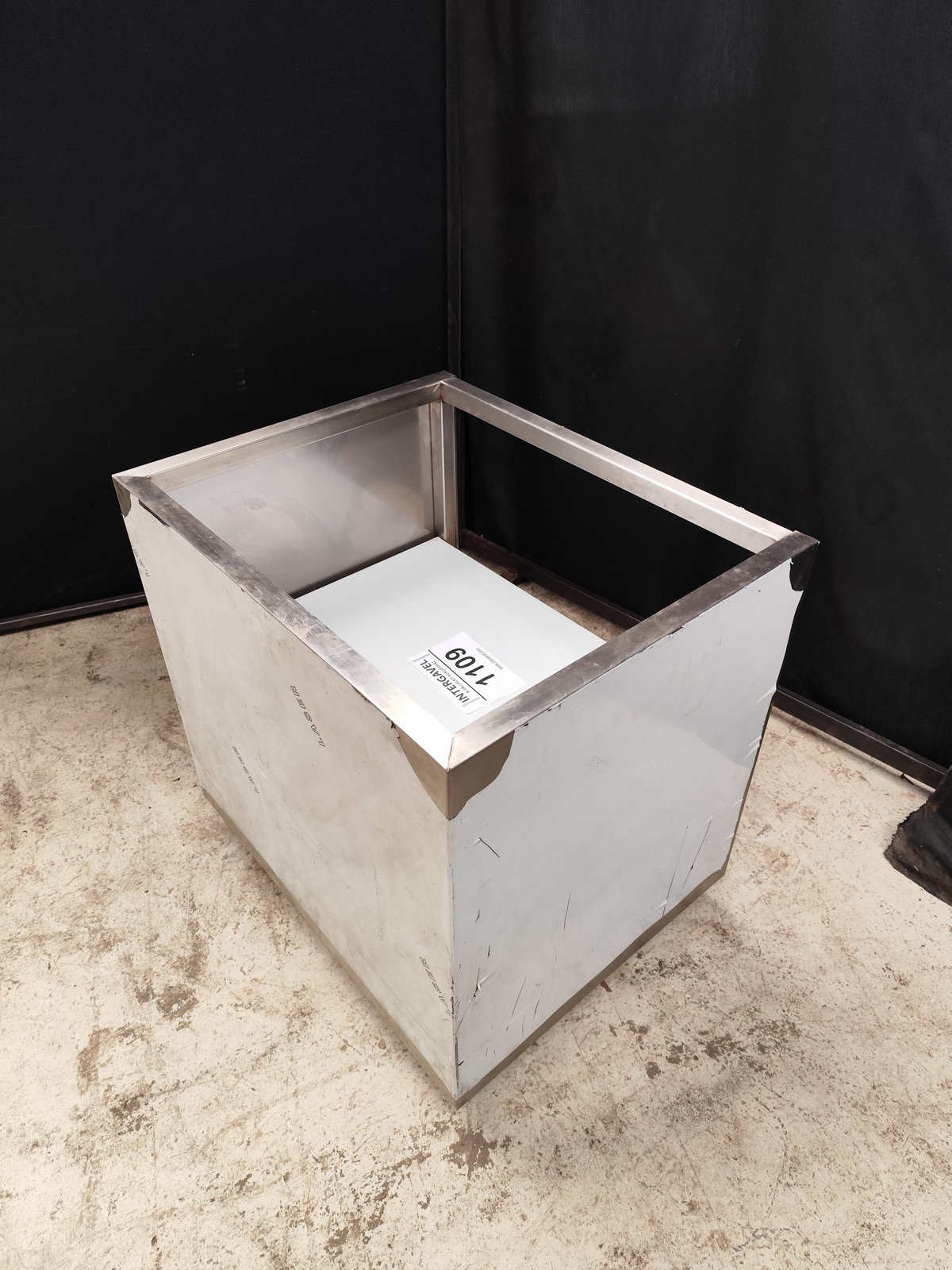 Rozsdamentes szekrény (új) 3