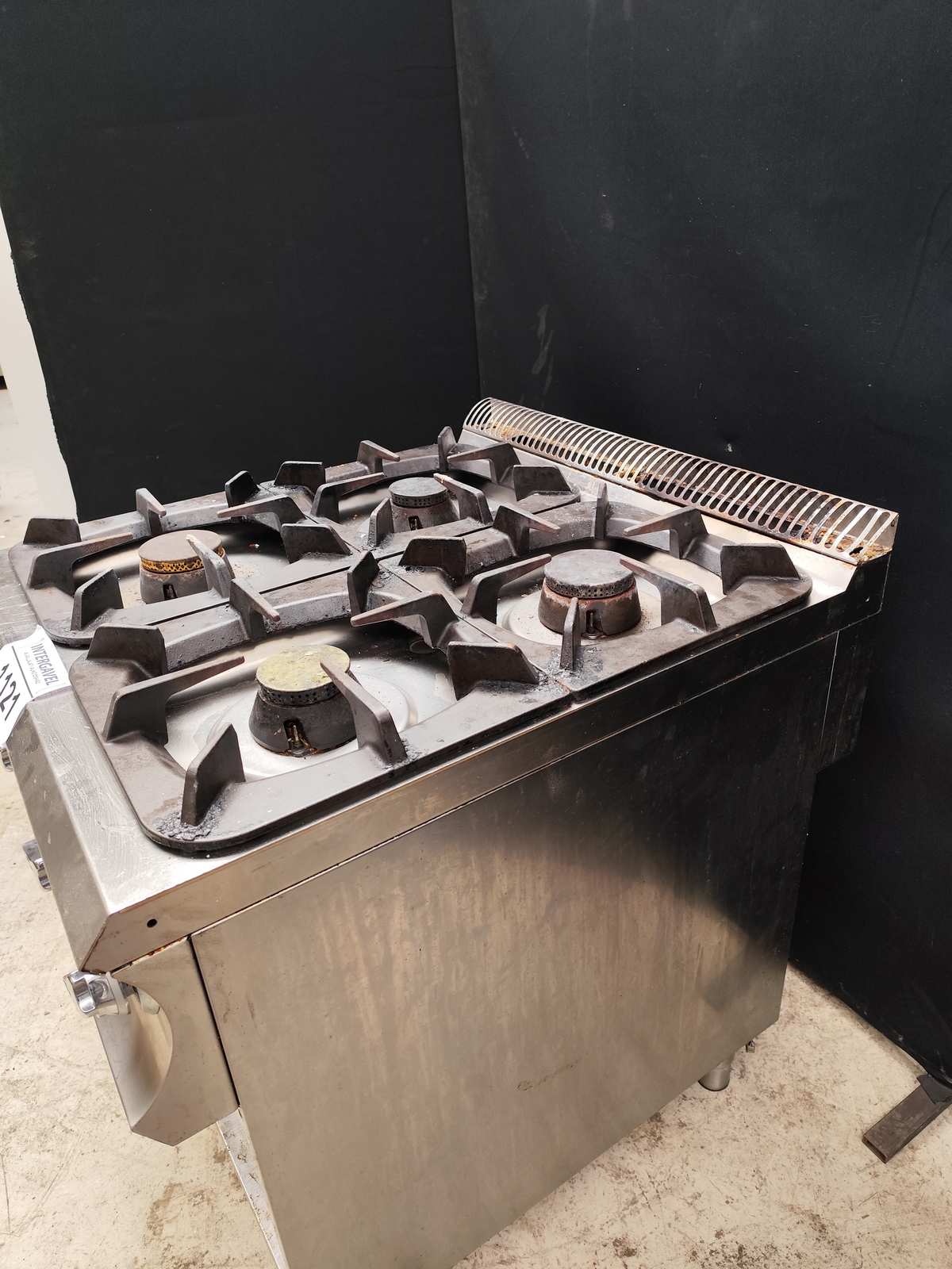 Gázüzemű tűzhely 4 égős 3