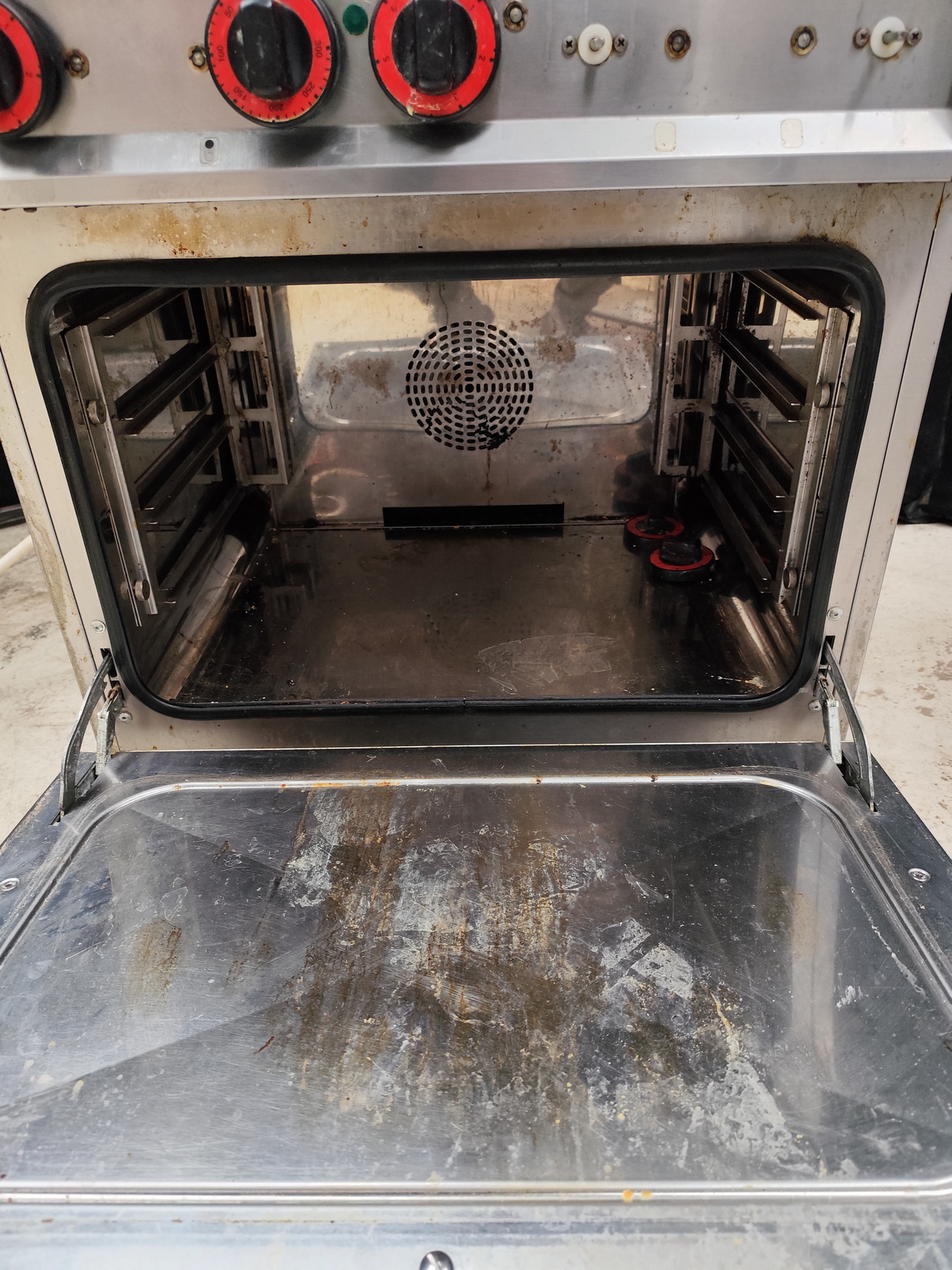 Elektromos tűzhely sütővel 3