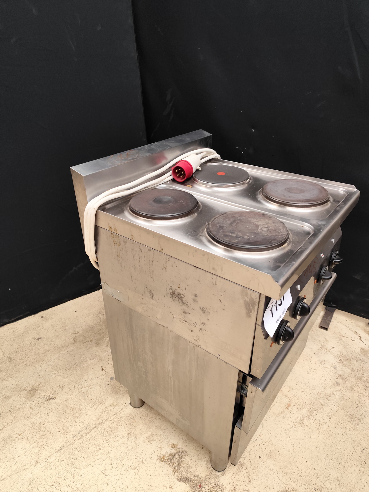 Elektromos tűzhely fiókokkal 4