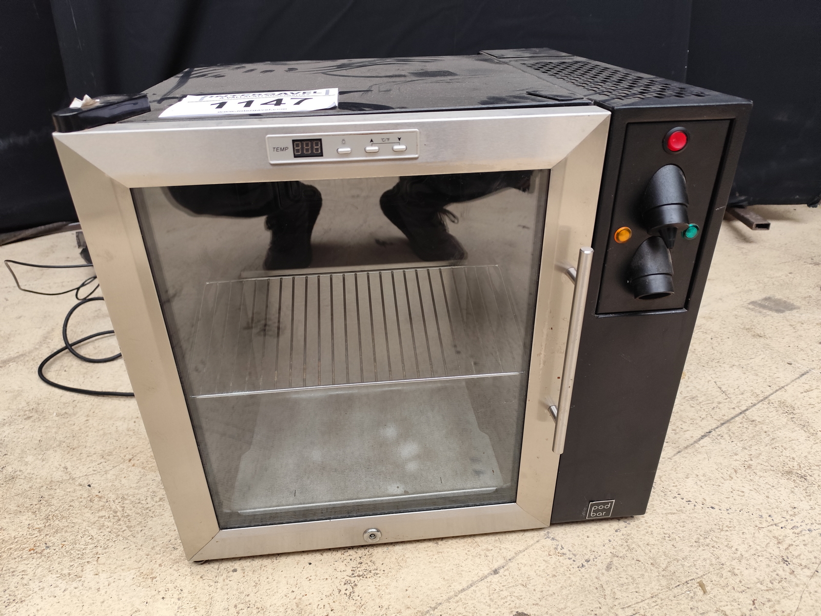 Bor, pezsgő hűtő és adagoló 2