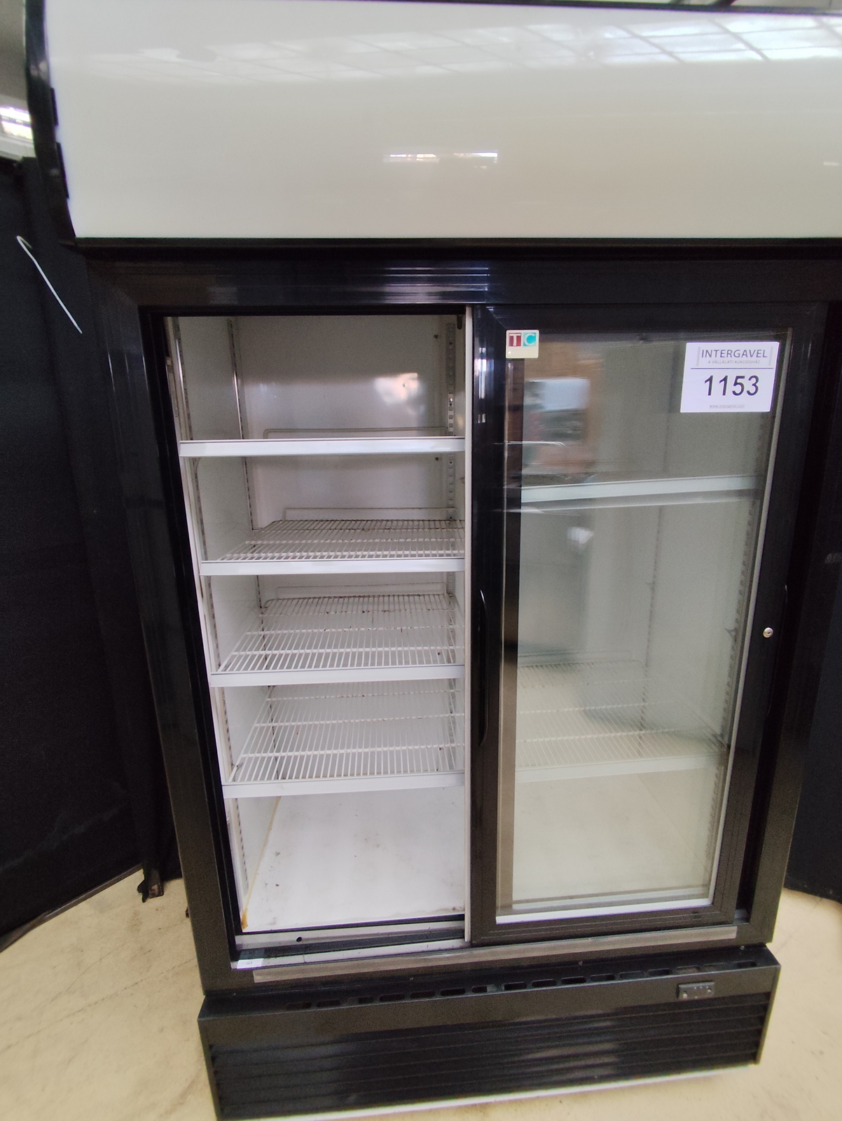 Üvegajtós hűtő 2