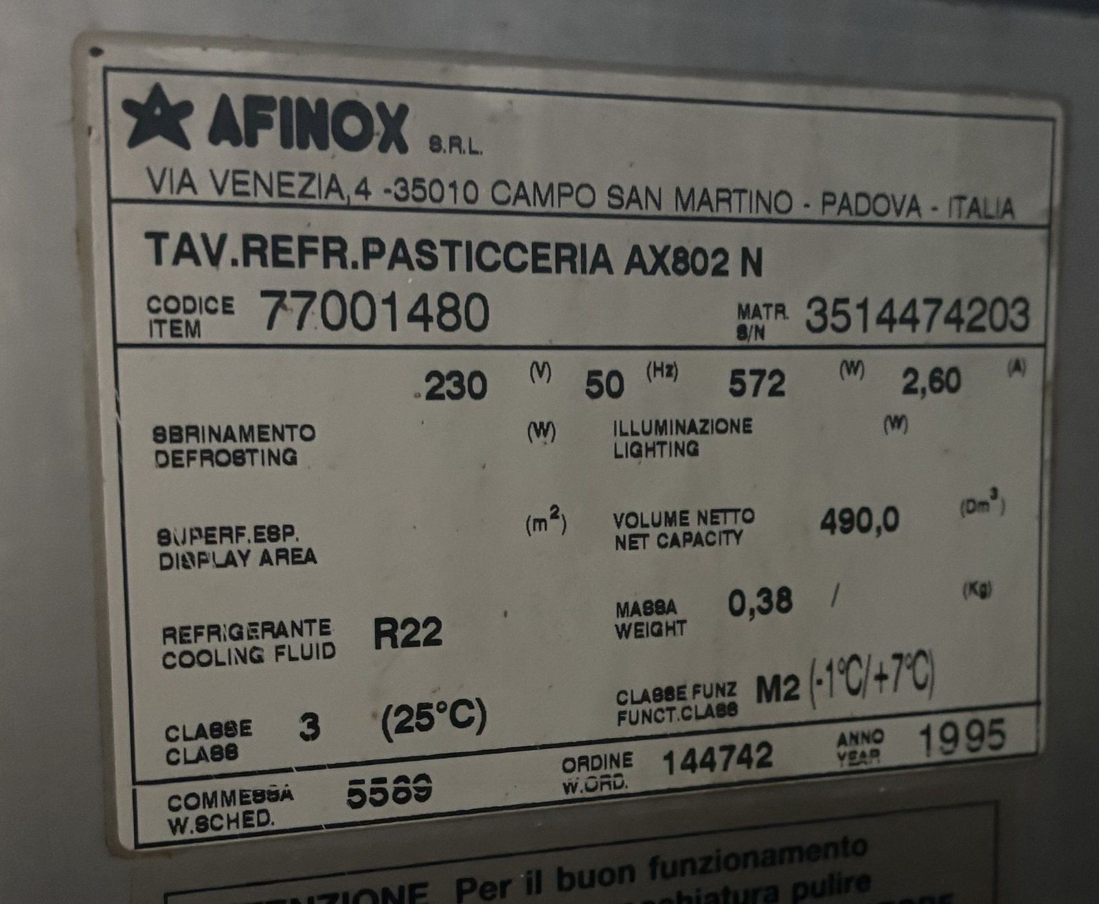 Hűtött munkaasztal átadóval 3