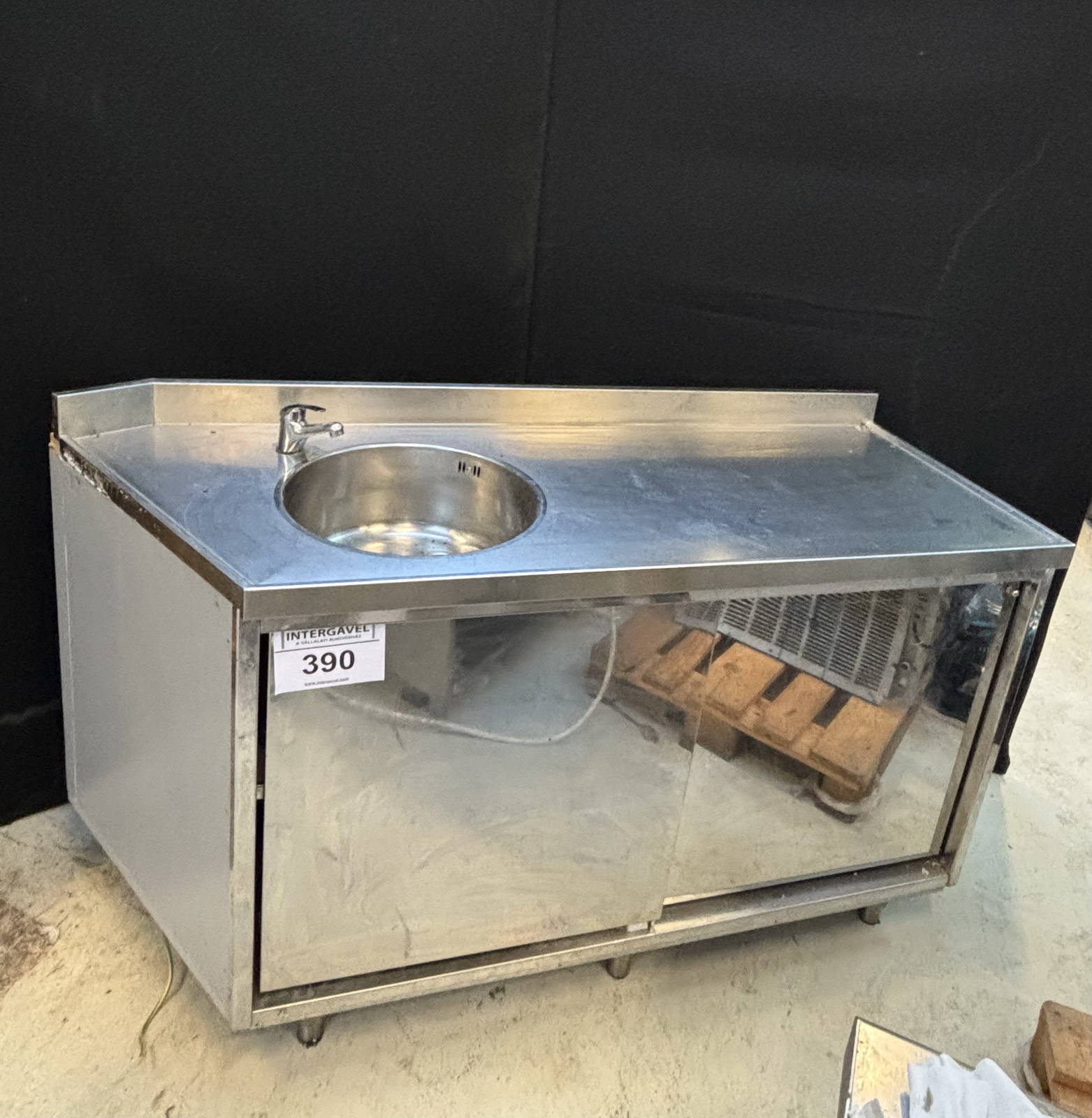 Rozsdamentes pult mosogatókagylóval 2