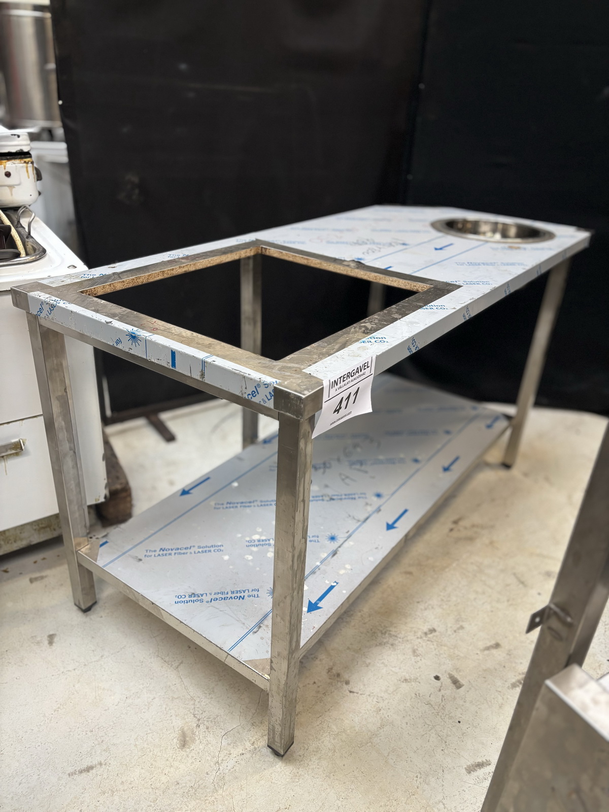 Rozsdamentes asztal  2