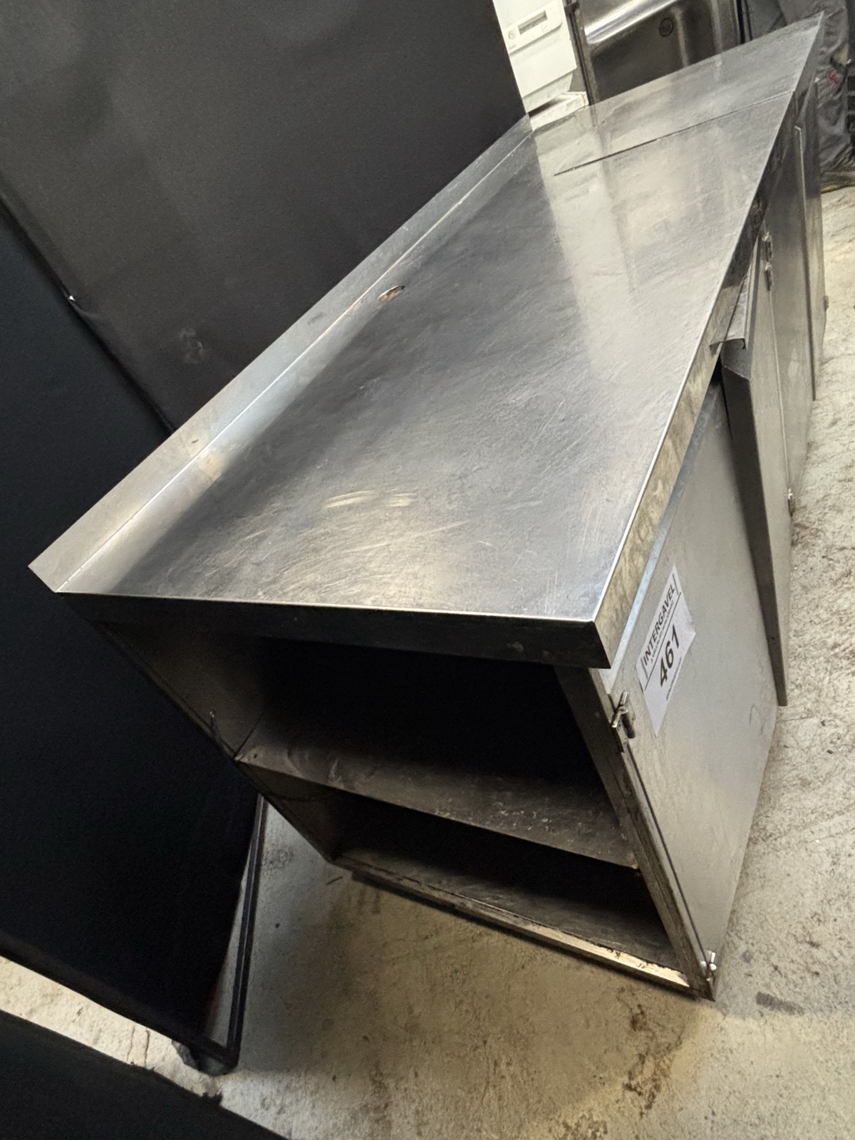 Rozsdamentes pult ajtókkal 3