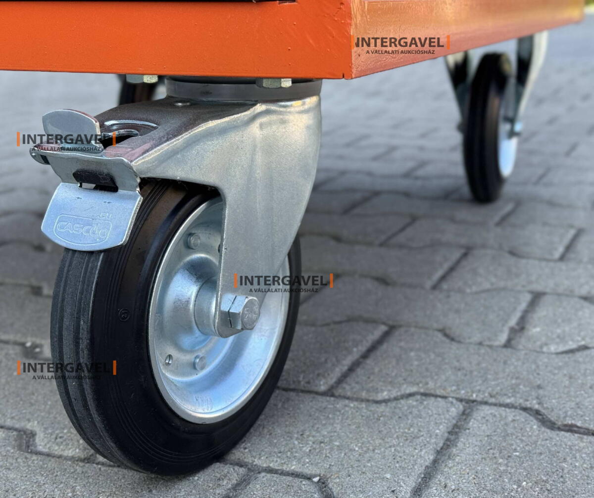 Emeletes szállítókocsi 4 polccal 5