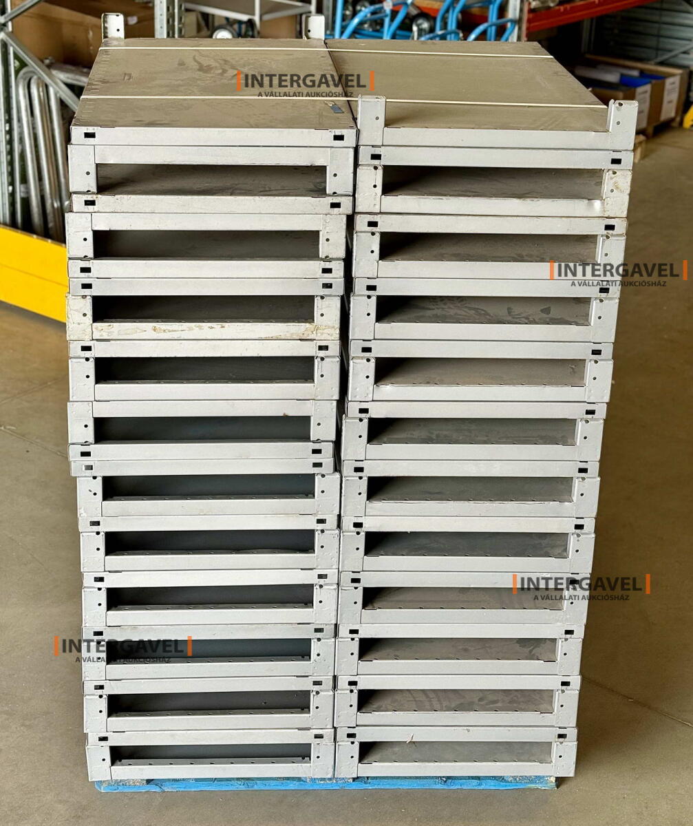 Polcok hegesztett lábakkal