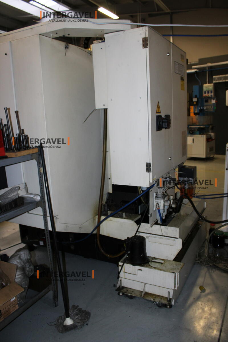 FANUC ROBODRILL α-T14iFL CNC megmunkálóközpont 10