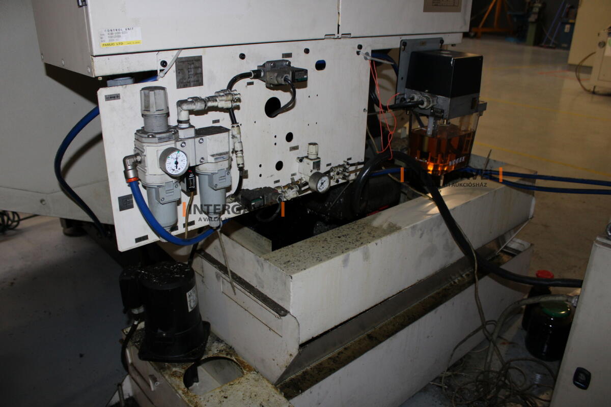 FANUC ROBODRILL α-T14iFL CNC megmunkálóközpont 11