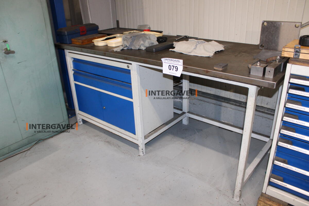 Műhelyasztal 2