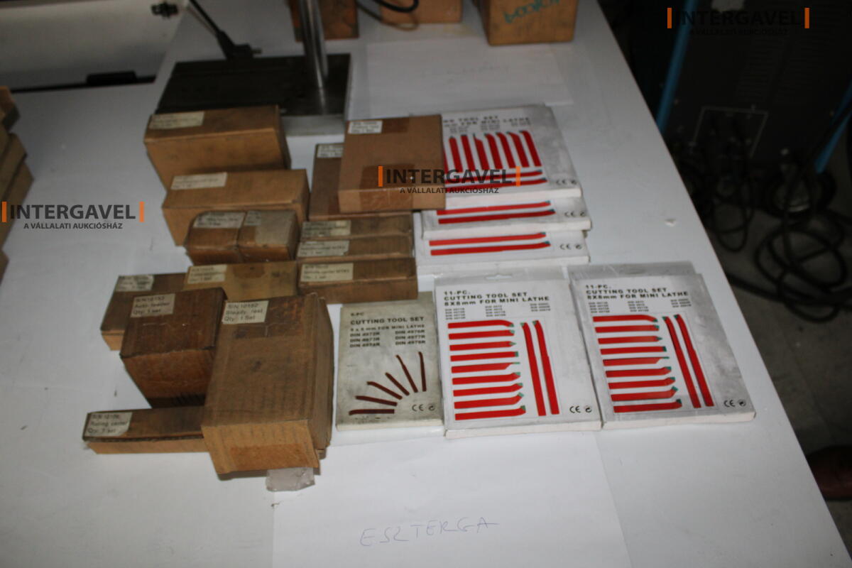 Vegyes eszterga alkatrészek