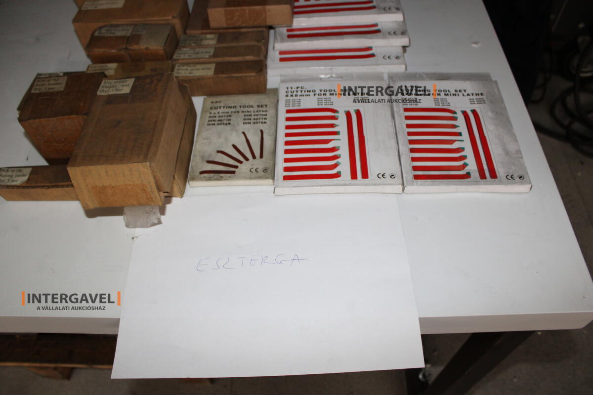 Vegyes eszterga alkatrészek 9