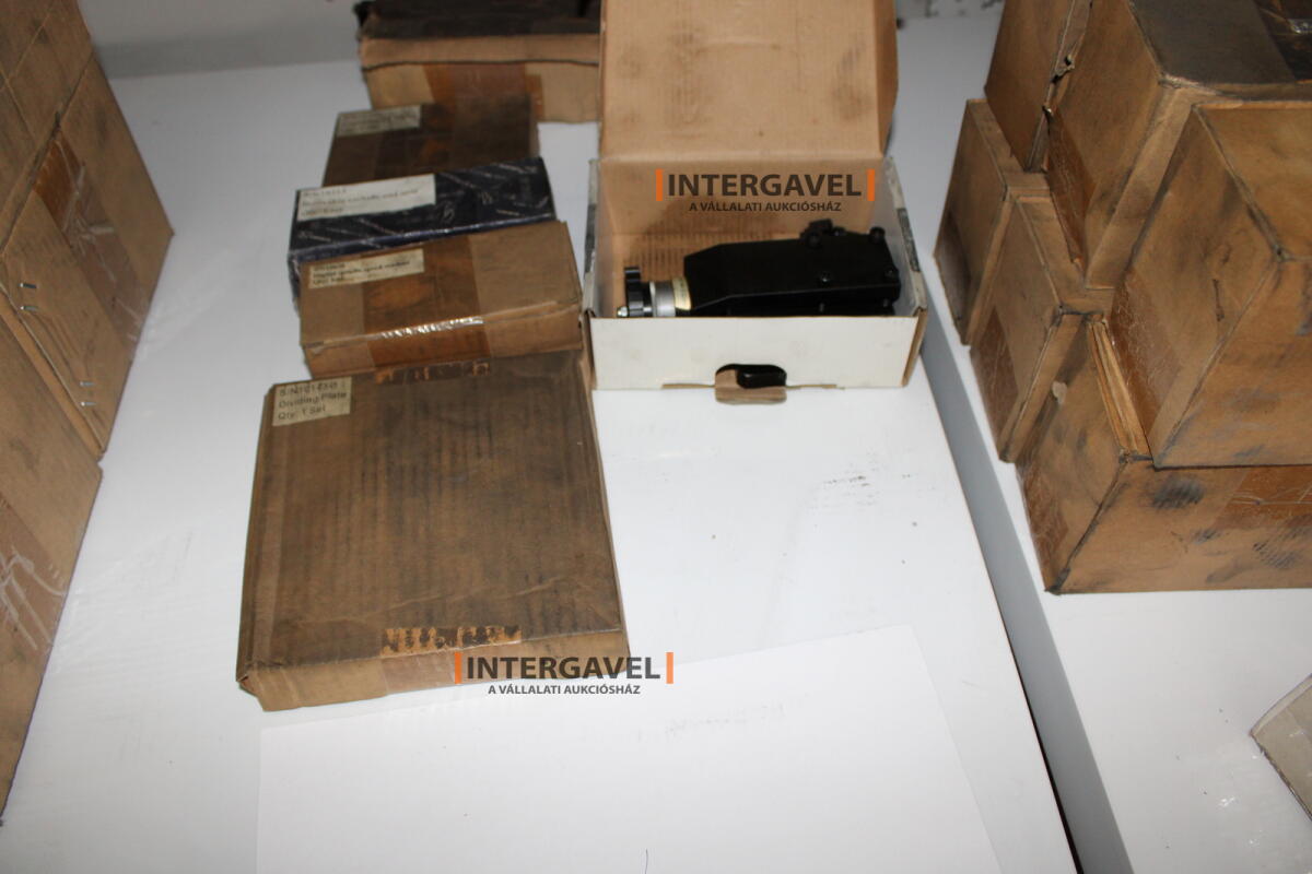 Vegyes maró alkatrészek 7