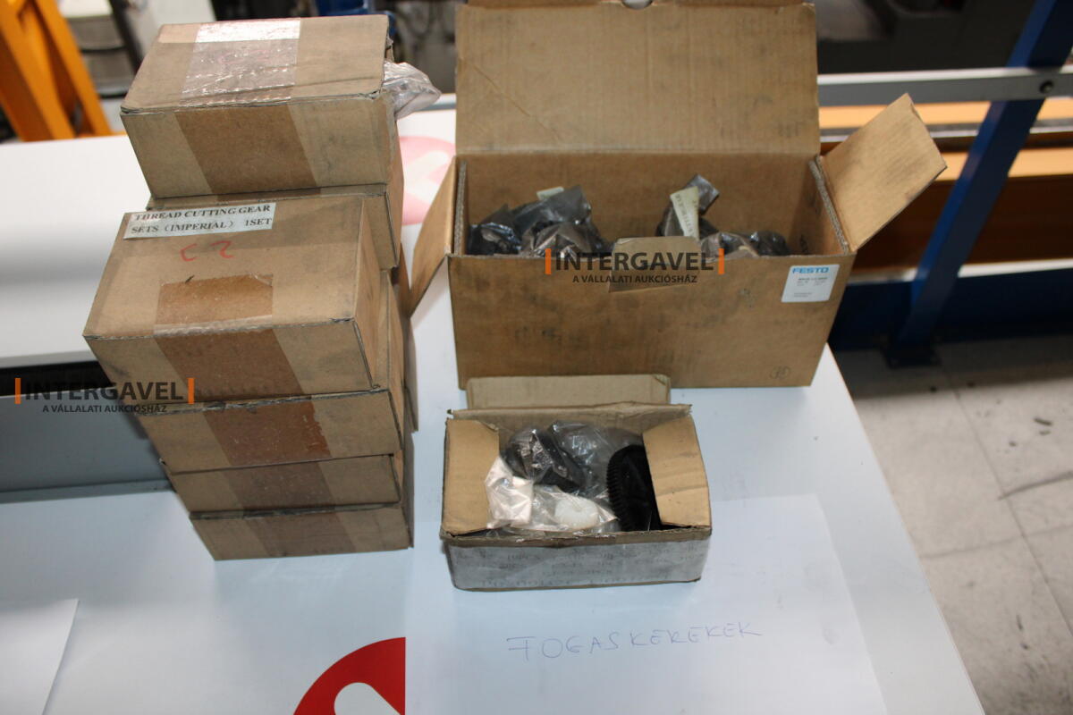 Vegyes műanyag fogaskerekek