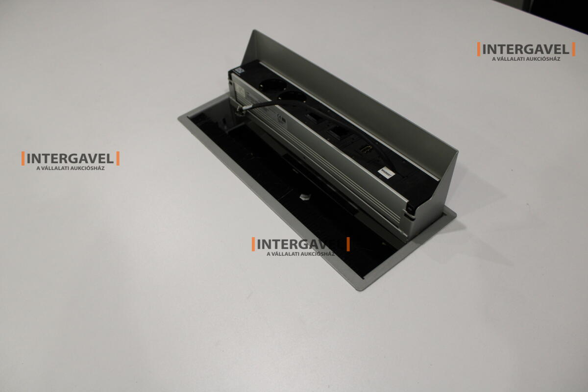 Tárgyalóasztal és székek 3