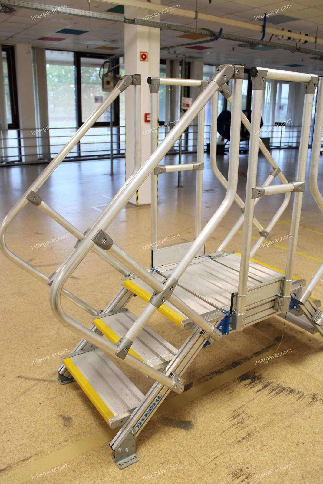 Átjáró lépcső, dobogó - Zarges 7