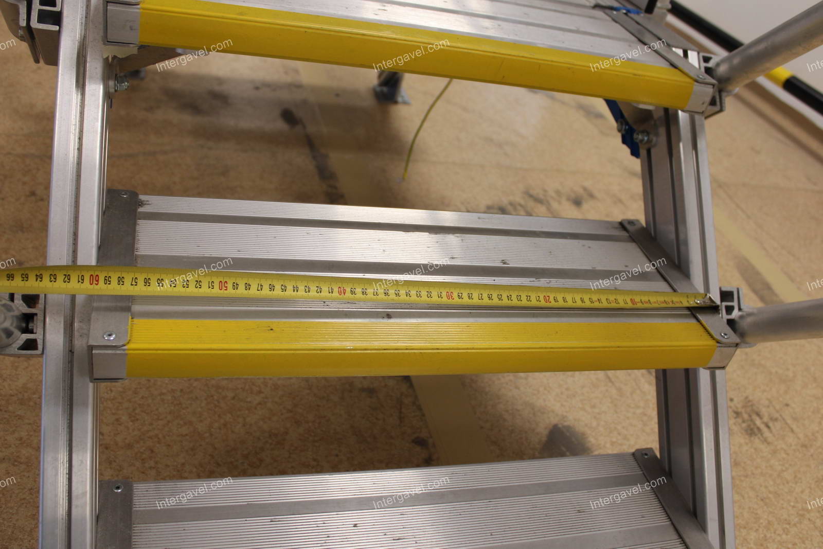 Átjáró lépcső, dobogó - Zarges 8