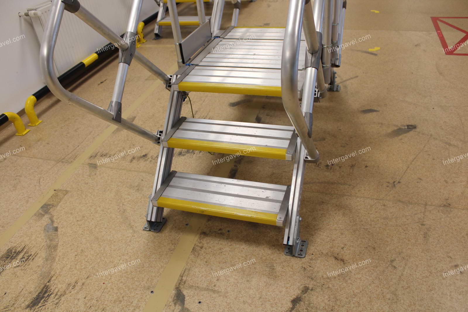 Átjáró lépcső, dobogó - Zarges 11