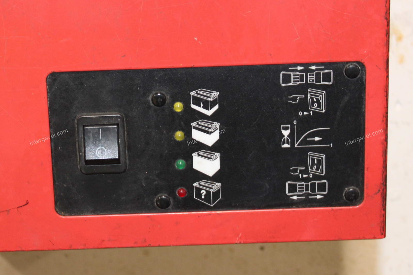 Akkumulátor töltő - STC 24/100 3