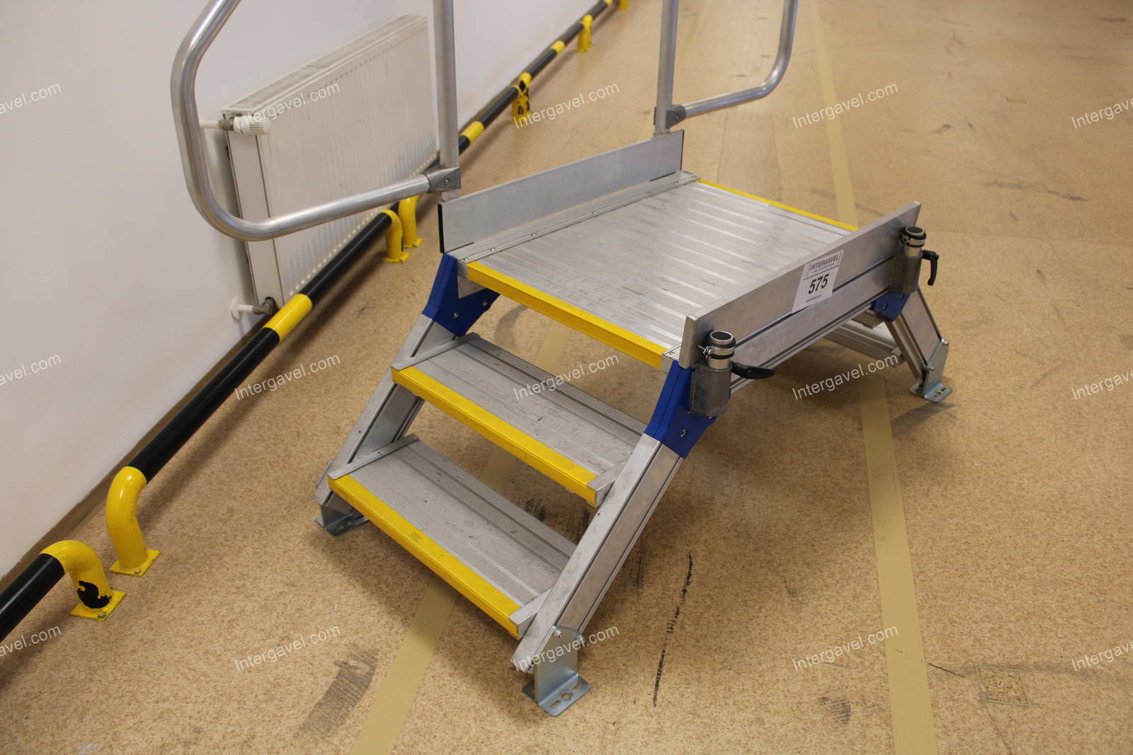 Átjáró lépcső, dobogó 2