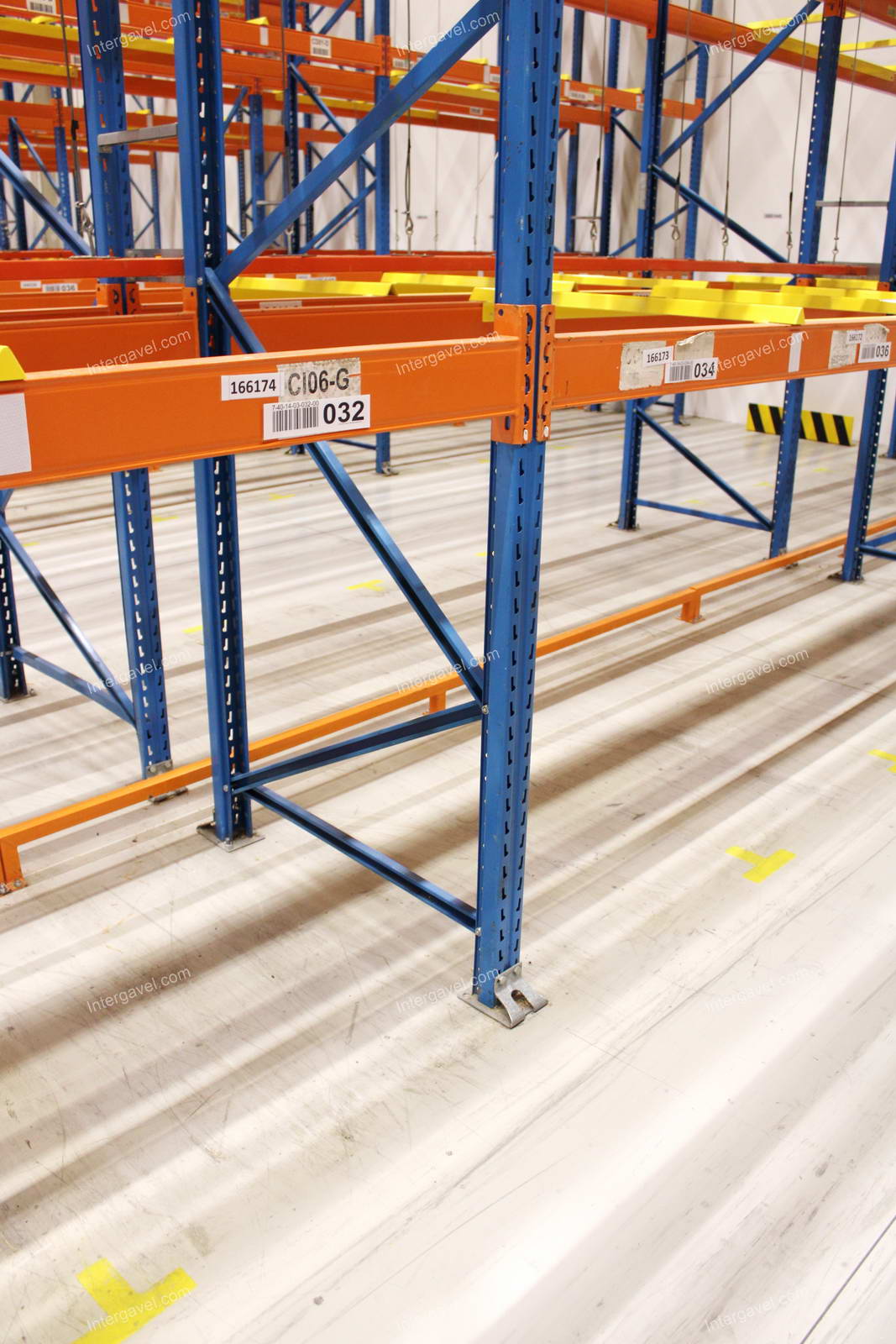 Raklapos állvány 24