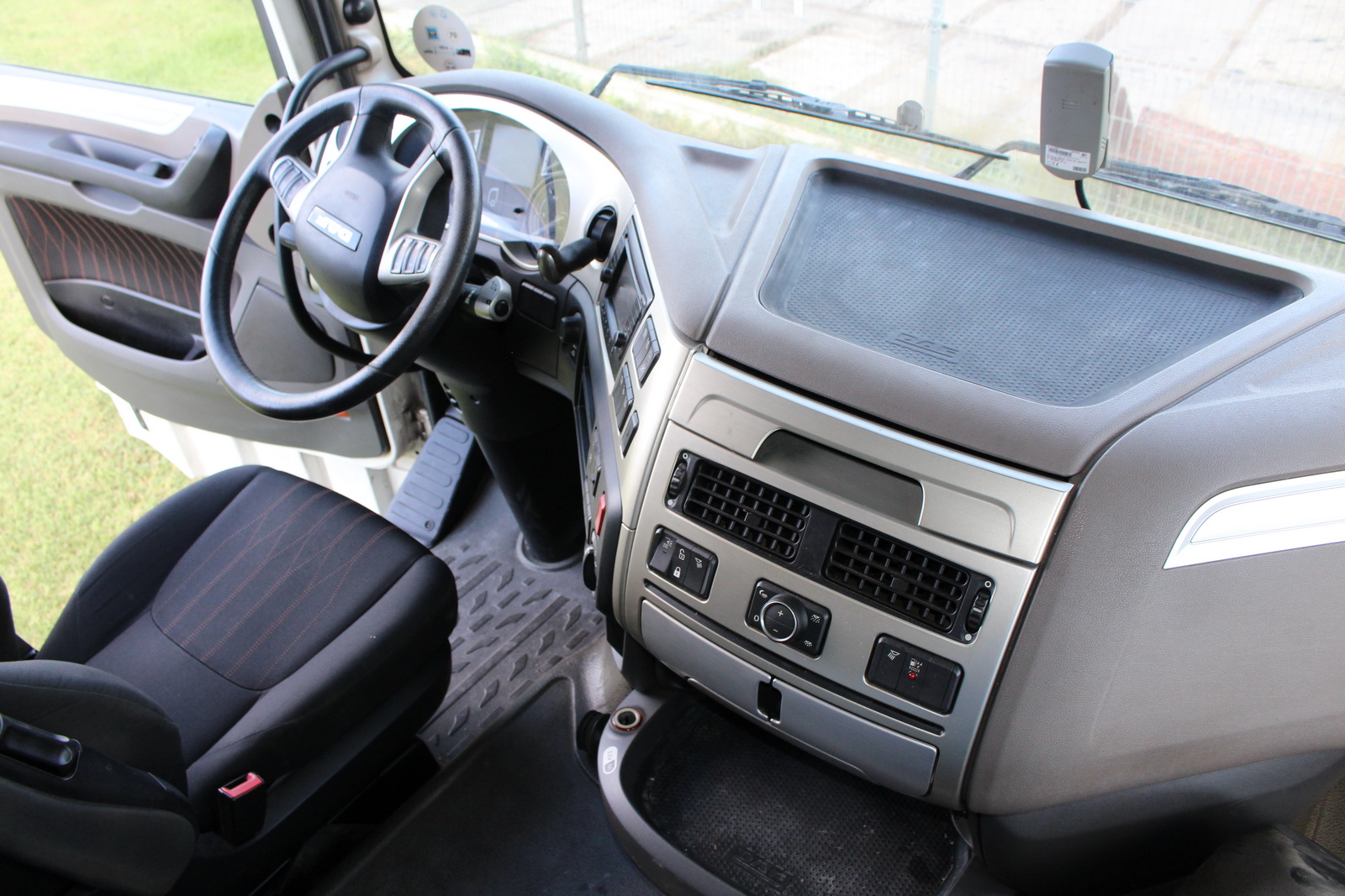 Nyergesvontató-DAF XF480FT 2