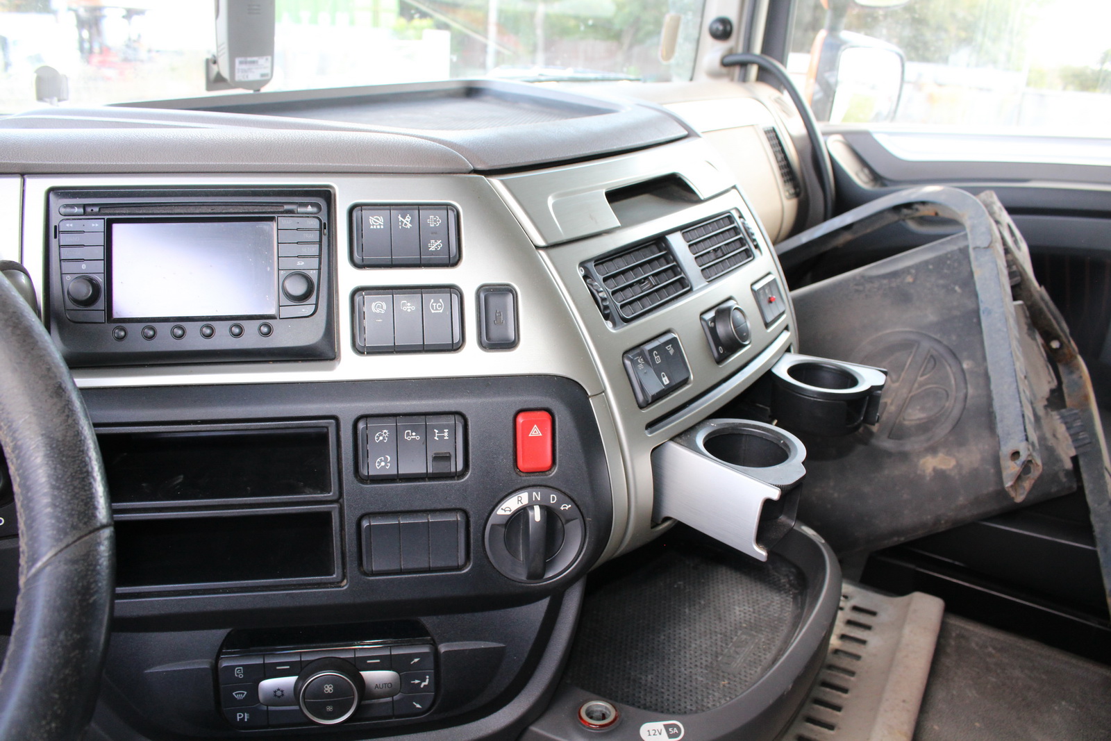 Nyergesvontató-DAF XF480FT 3