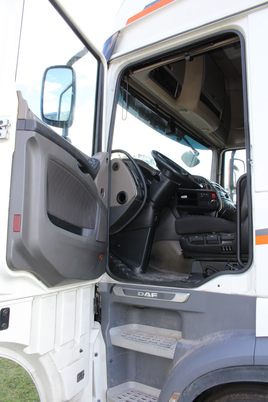 Nyergesvontató-DAF XF480FT 14