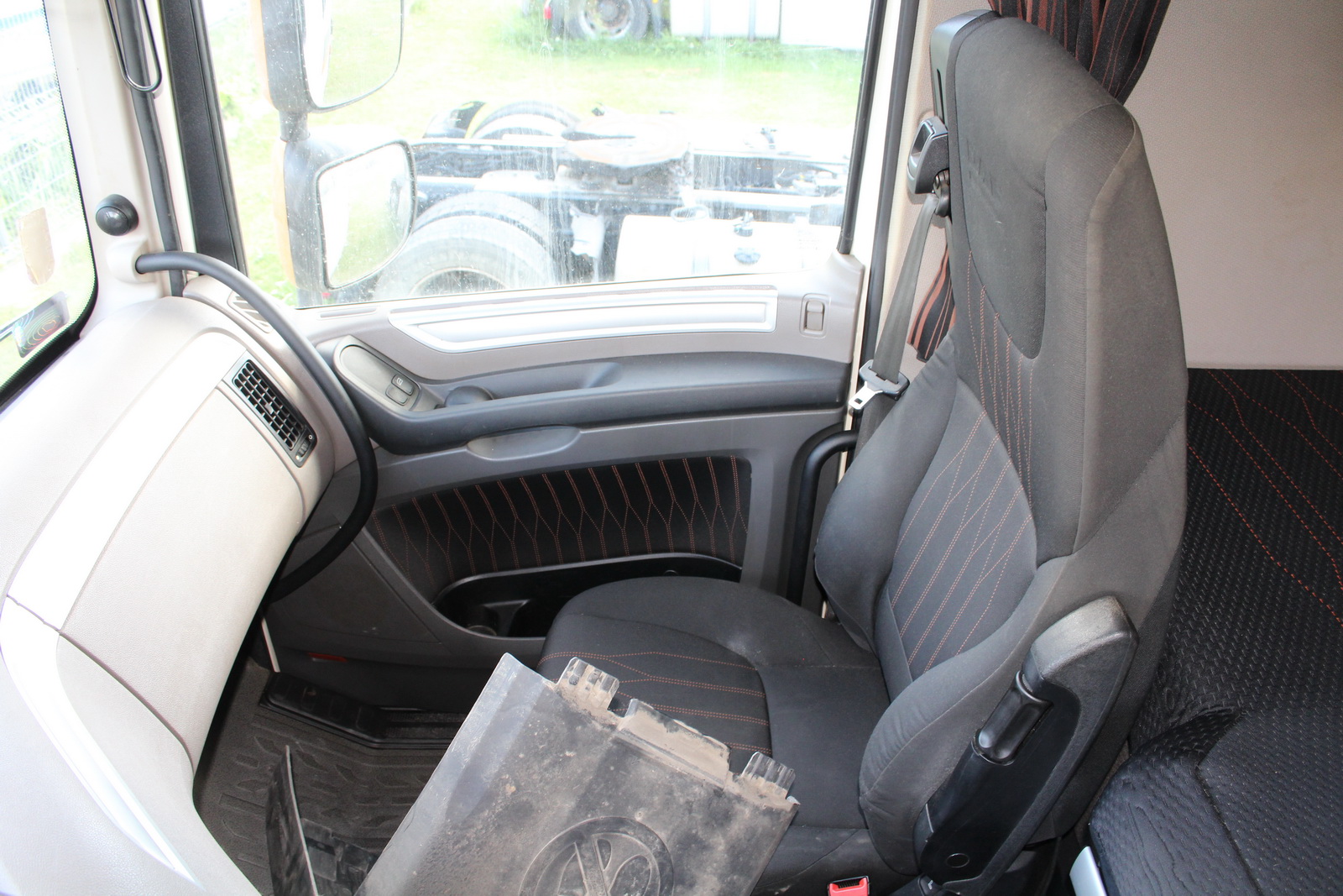 Nyergesvontató-DAF XF480FT 16