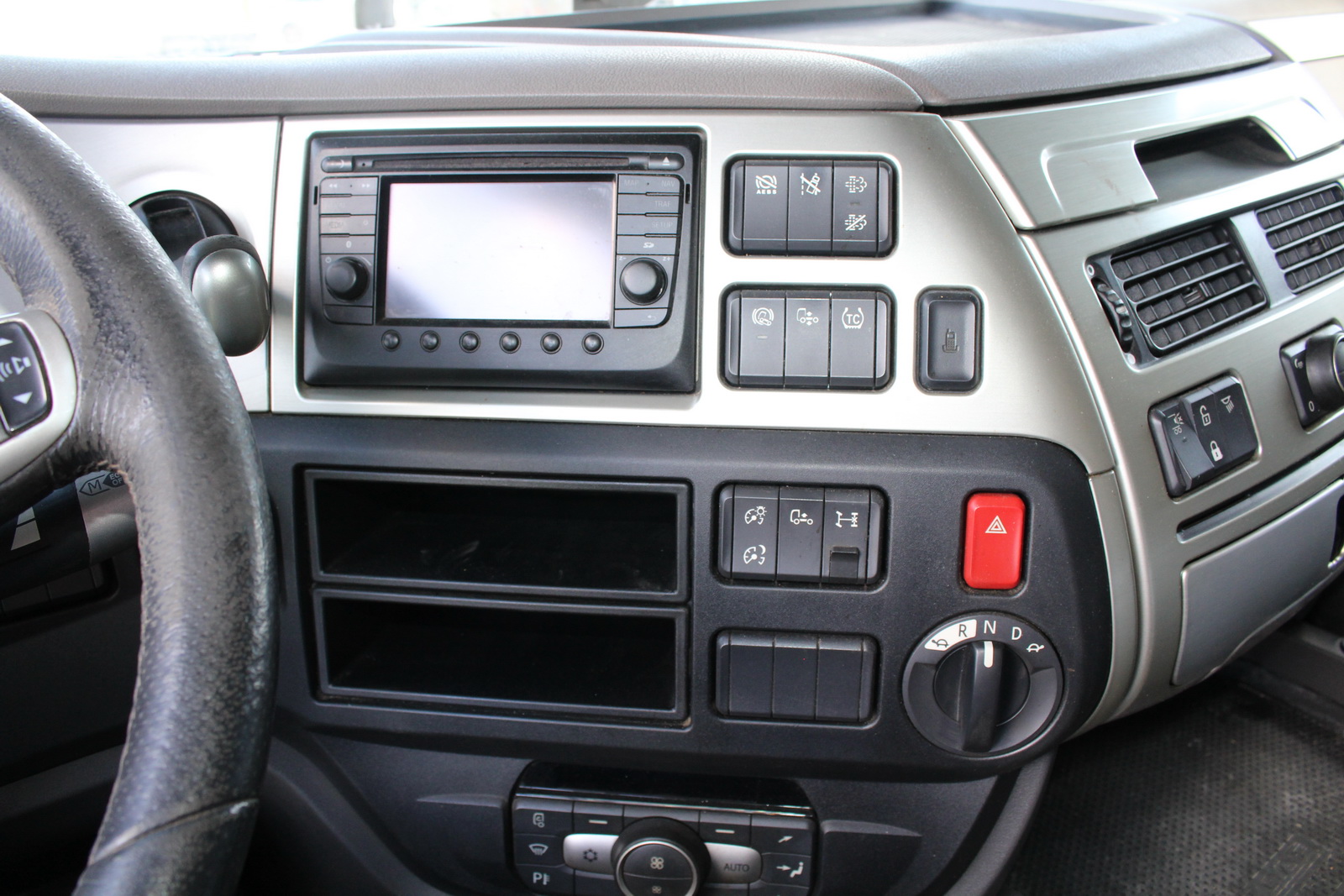 Nyergesvontató-DAF XF480FT 30