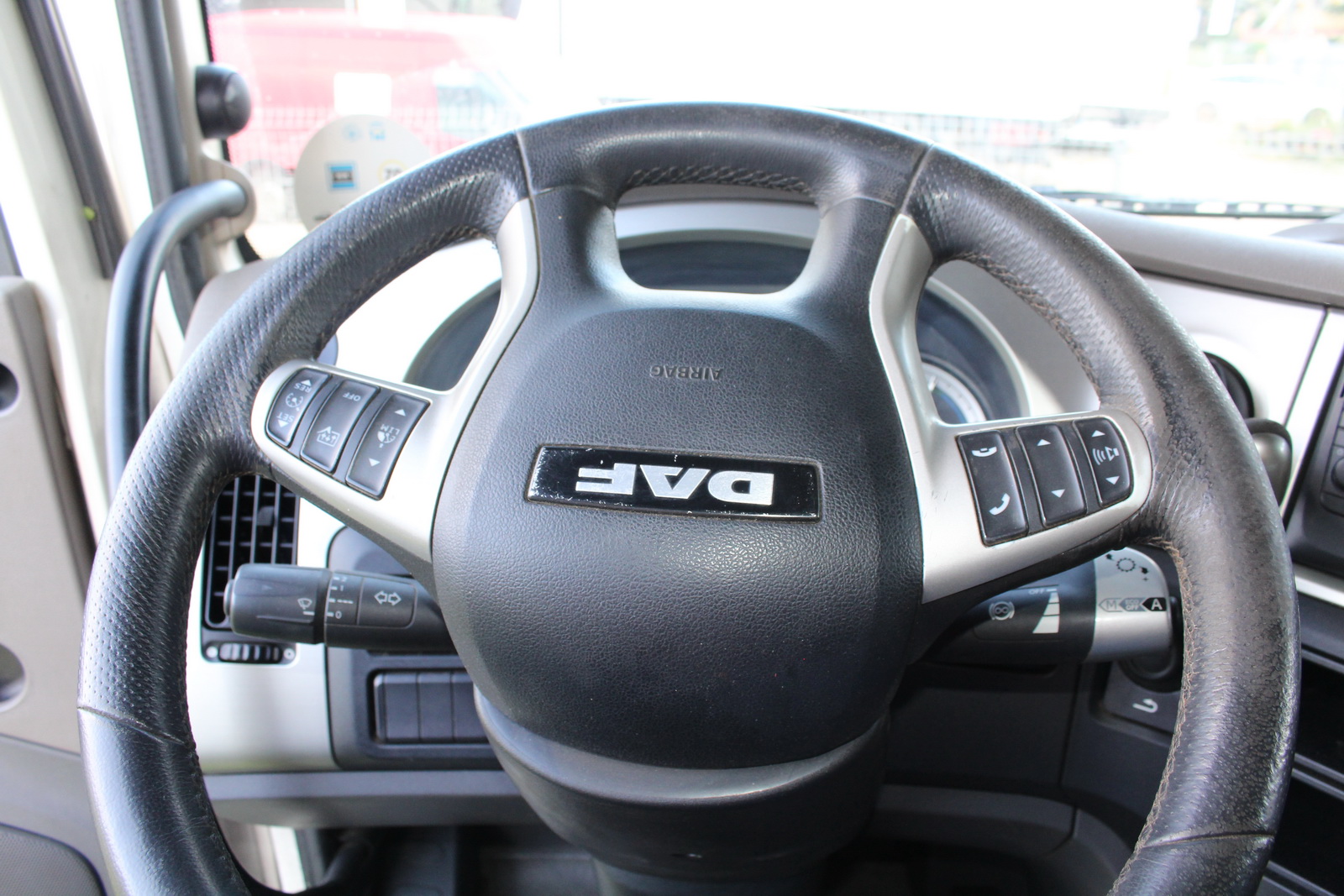 Nyergesvontató-DAF XF480FT 31