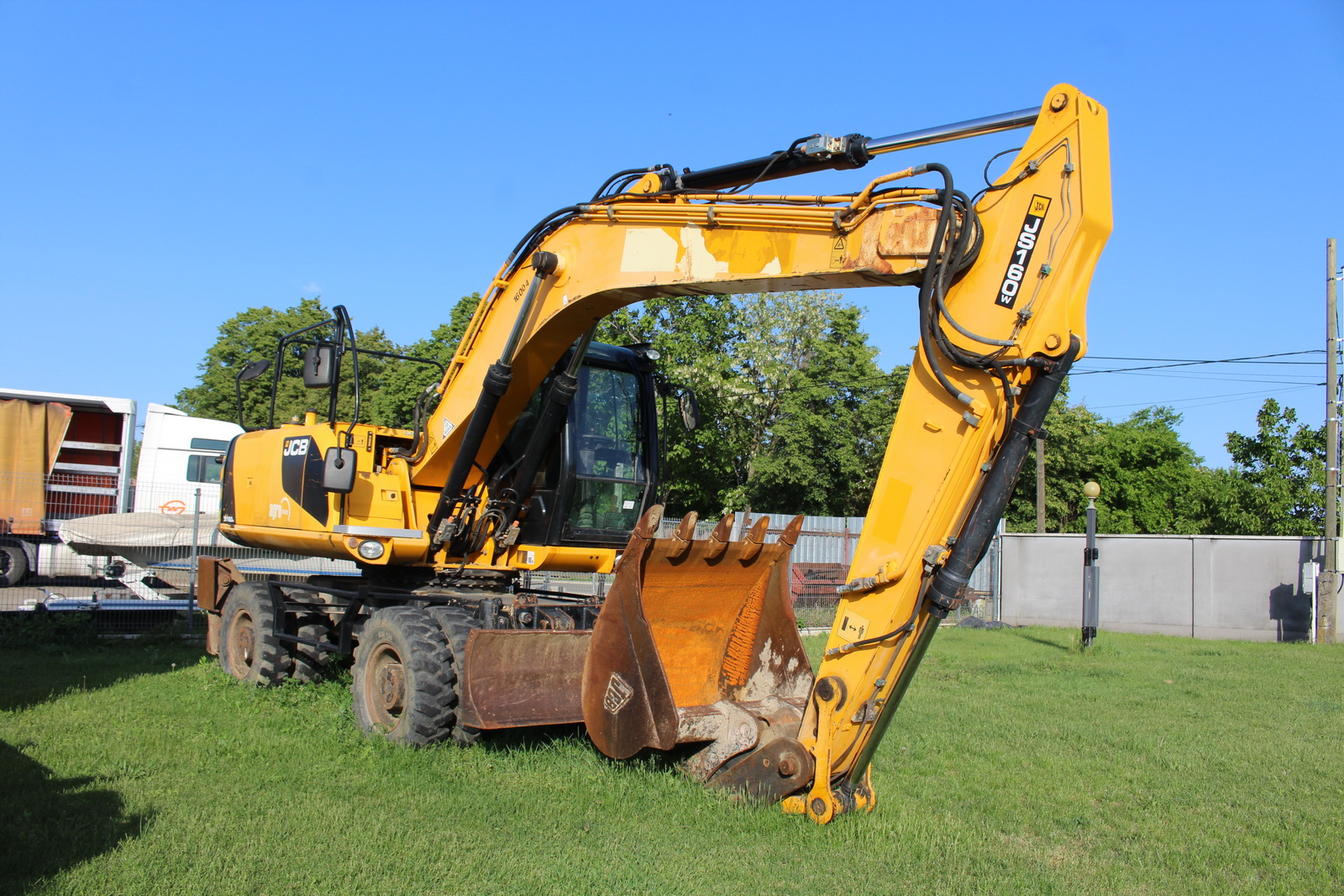 Gumikerekes kotró- JCB JS160W