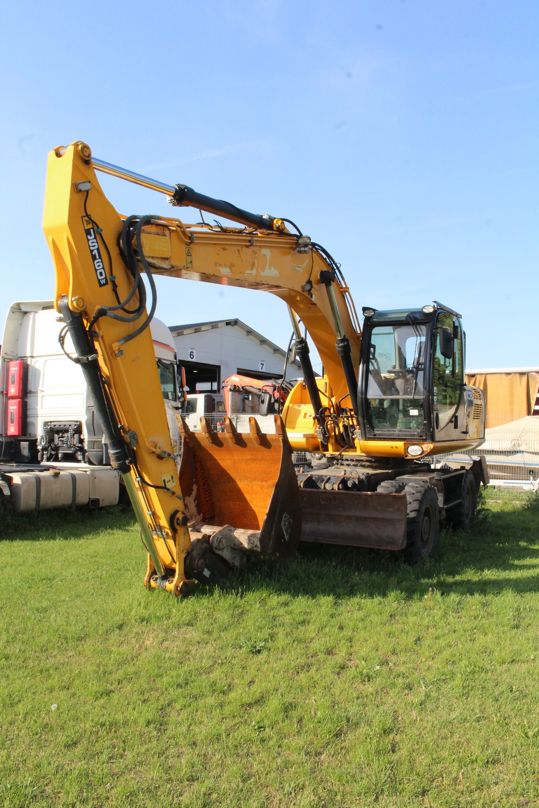 Gumikerekes kotró- JCB JS160W 4