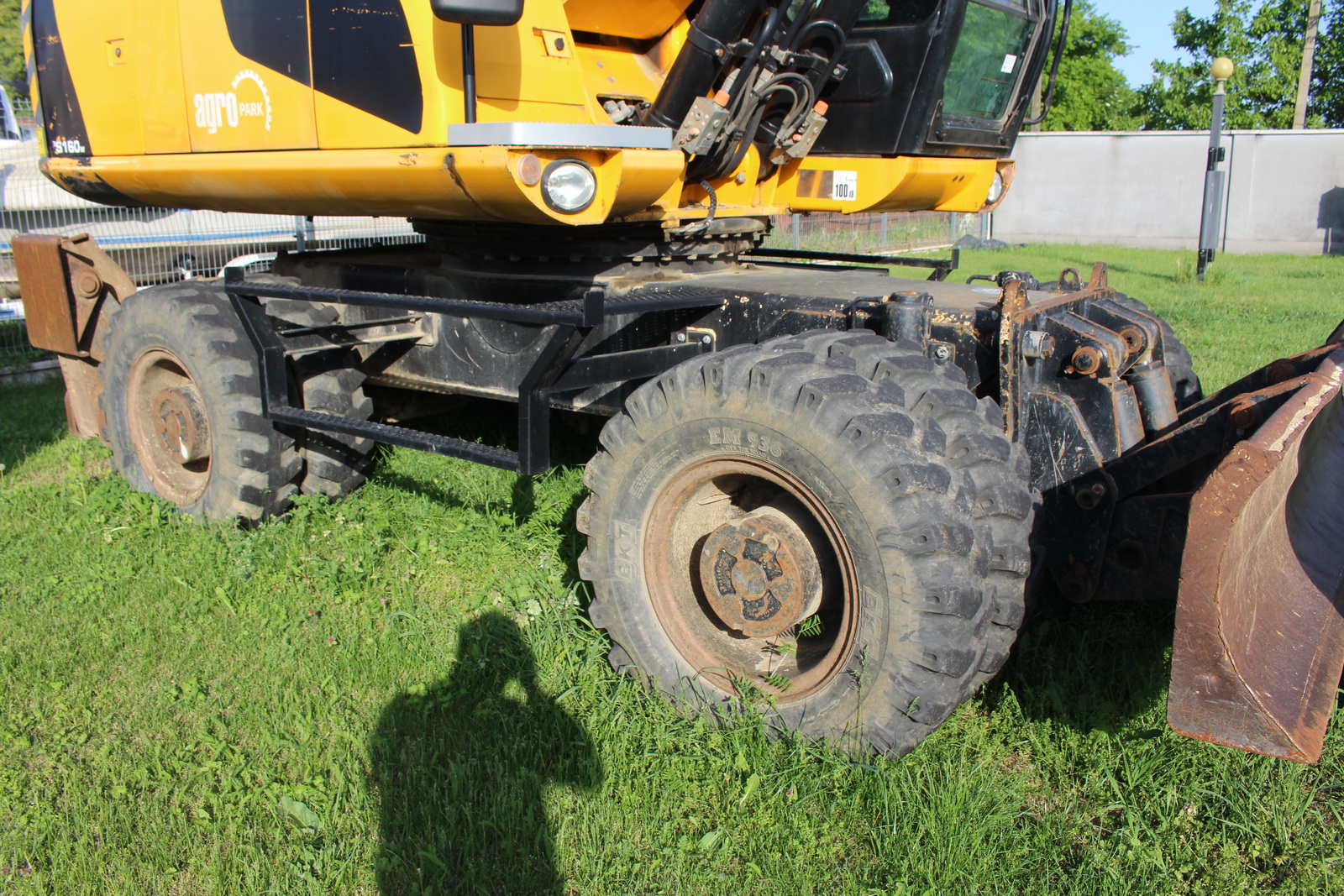 Gumikerekes kotró- JCB JS160W 9