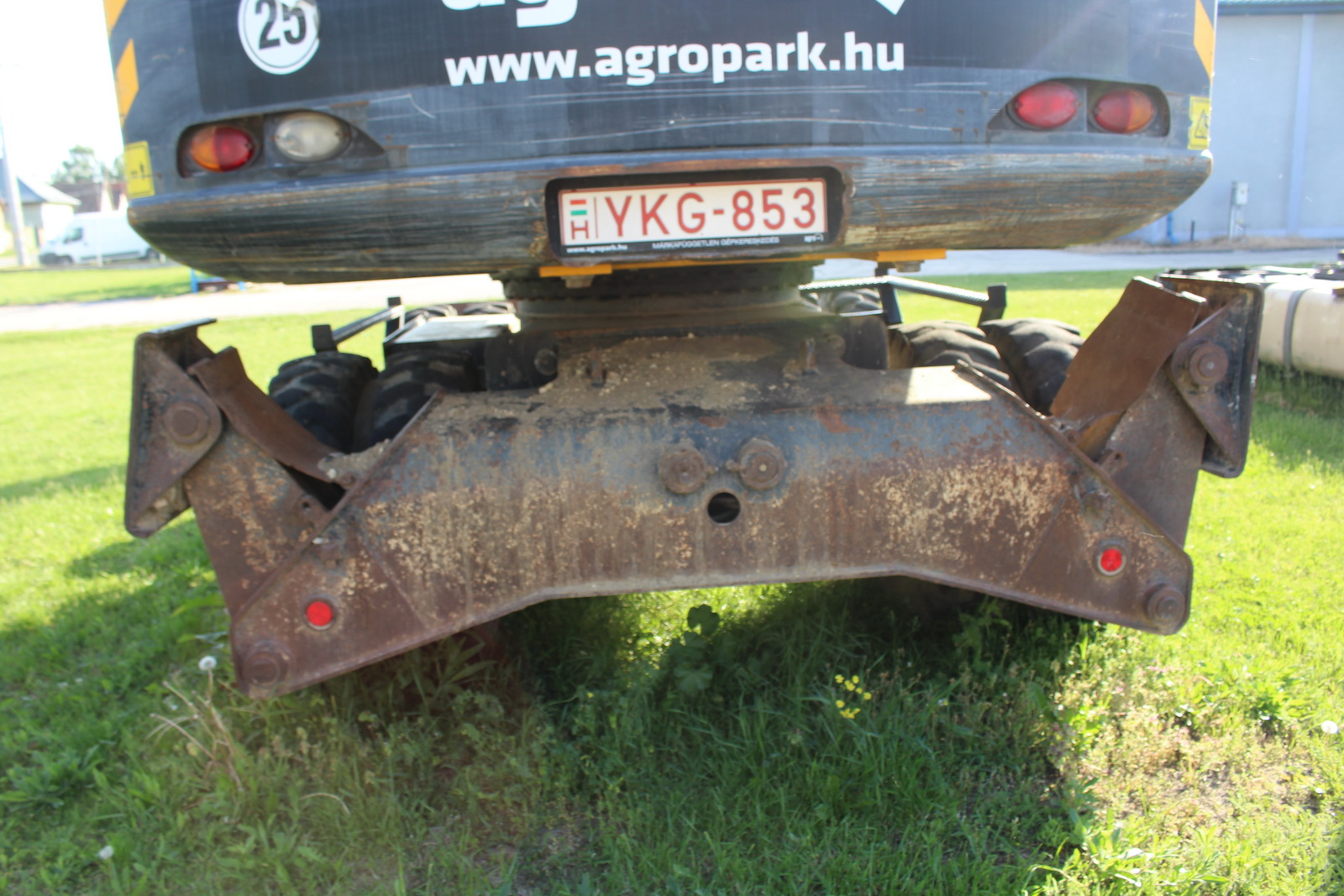 Gumikerekes kotró- JCB JS160W 13