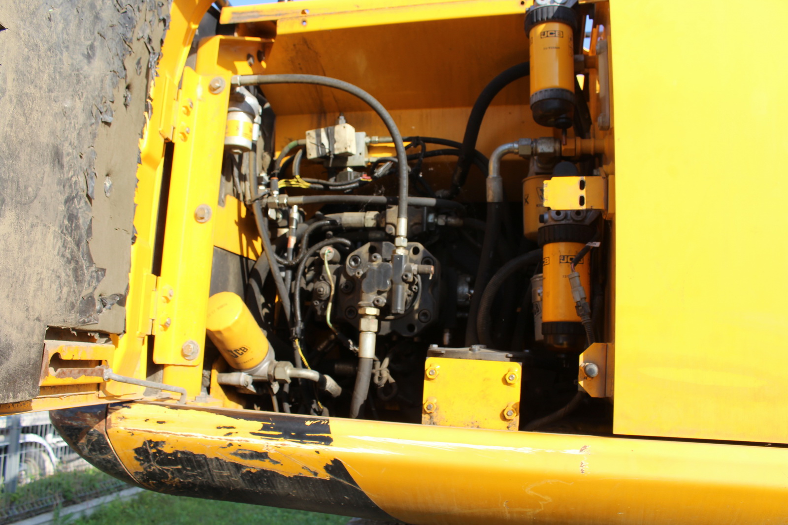 Gumikerekes kotró- JCB JS160W 16