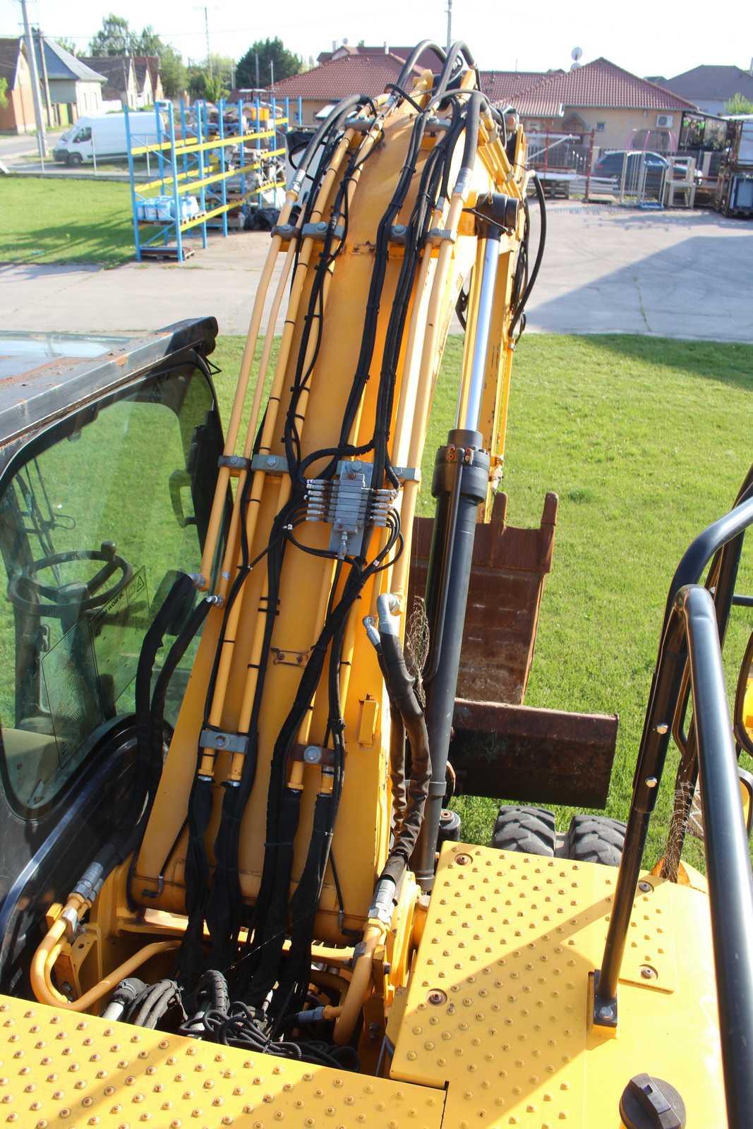 Gumikerekes kotró- JCB JS160W 20