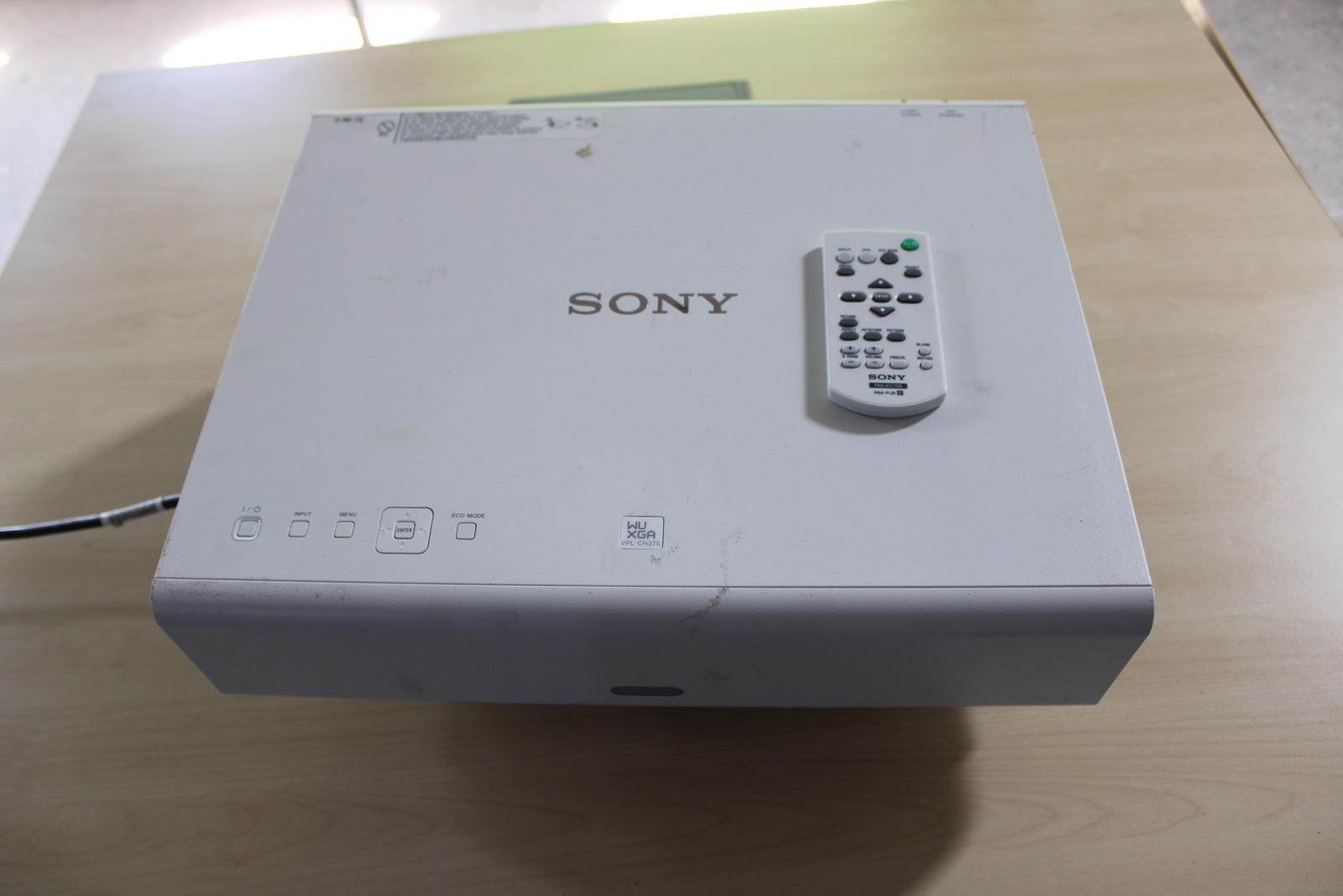 Sony VPL-CH375 projector 4
