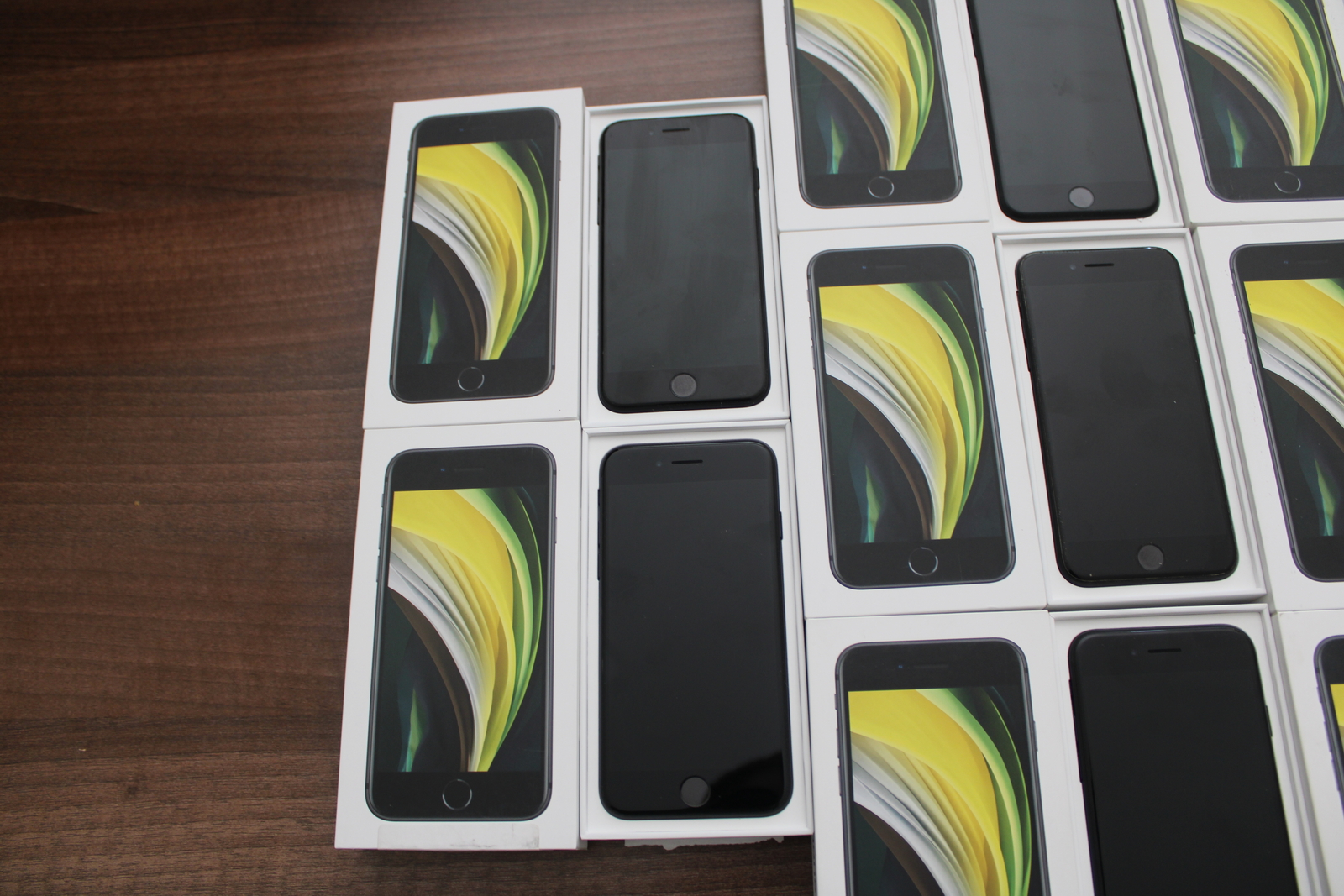 Iphone SE(2020) 128 GB 5