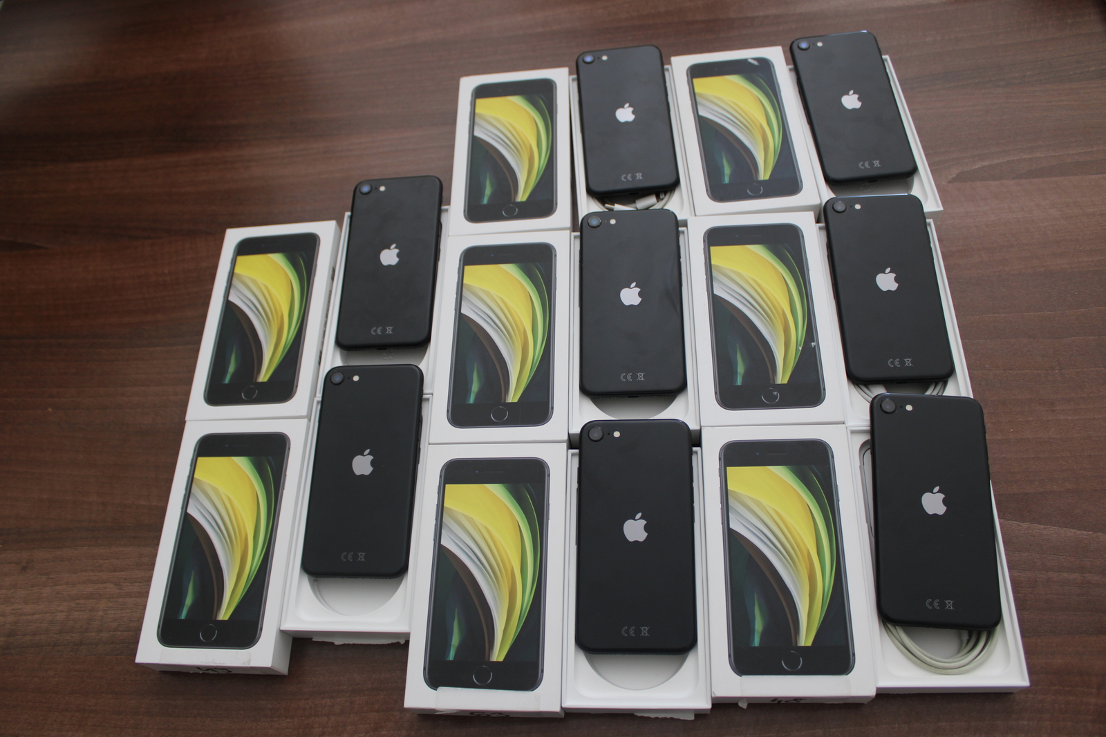 Iphone SE(2020) 128 GB 6