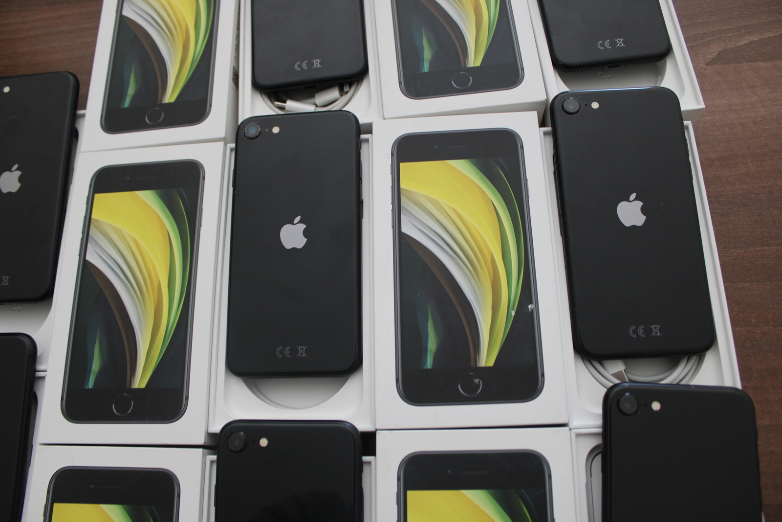 Iphone SE(2020) 128 GB 8